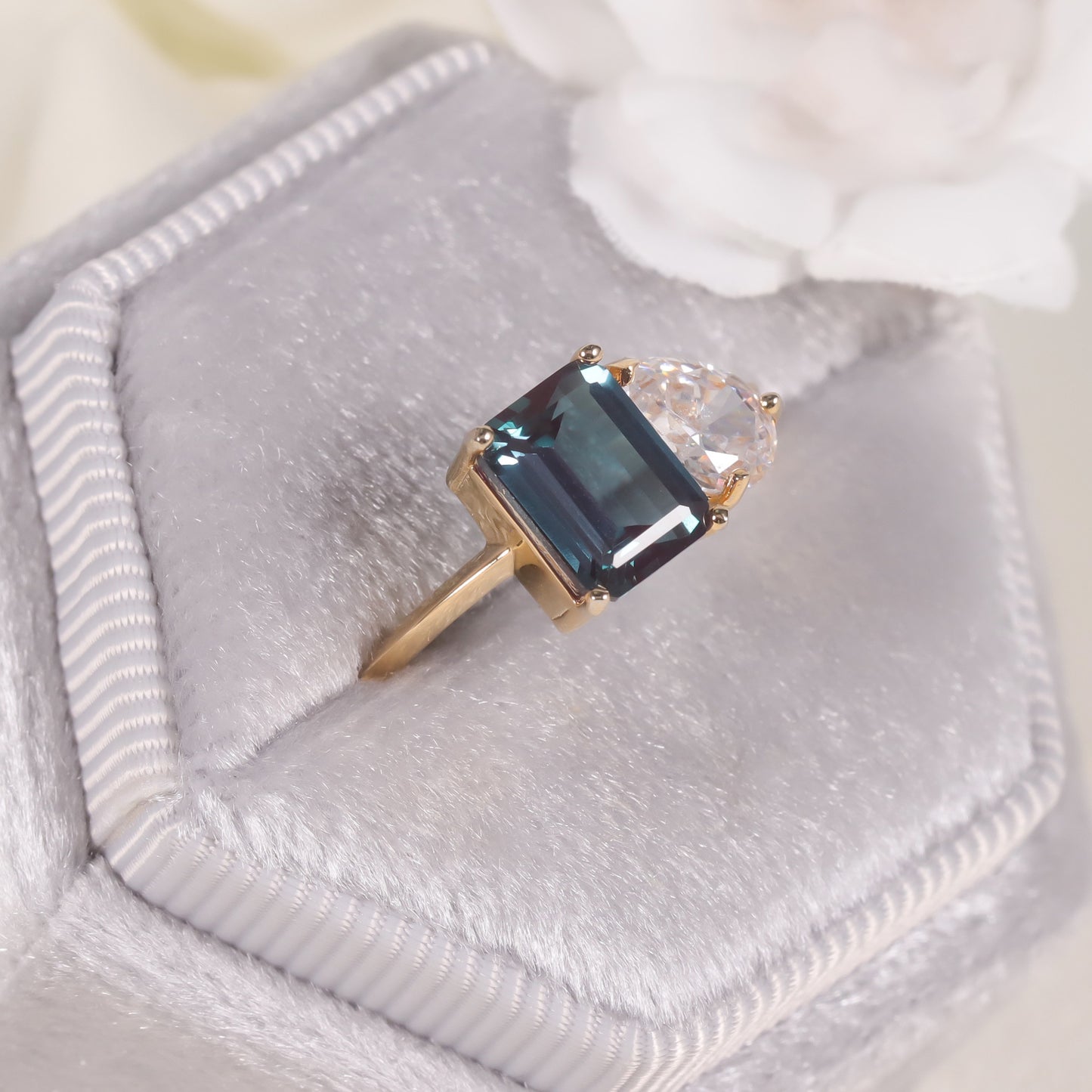 Fashionable and Unique Rings s925Sterling Silver Gold Plated Lab Color Changing Sapphire Blue Gemstone Ring