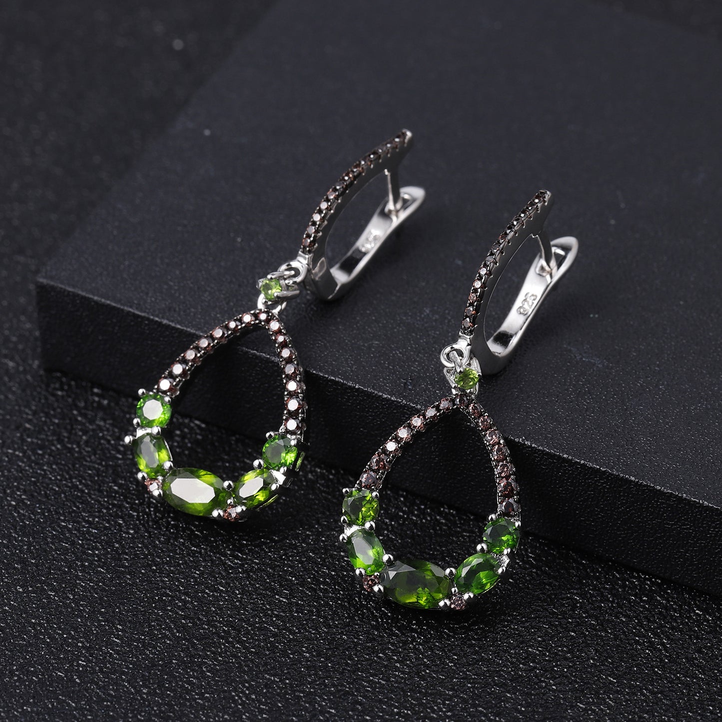 Luxurious and High-End Natural Garnet Earrings with a Sense of Design Prosperous Series925Silver Inlaid Gemstone Stud Earrings