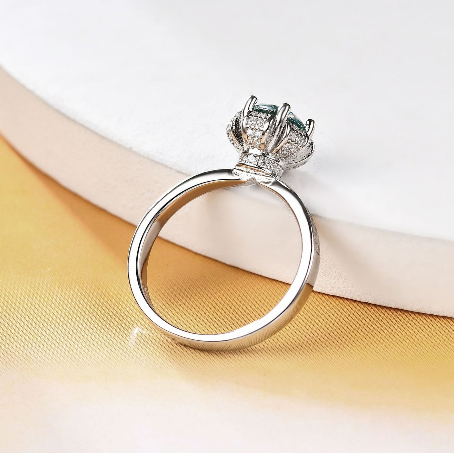 Green Moissanite1Carat Design Sense Fontana Di Trevi Ring Matching GRA Certificate of Light Luxury s925Silver Gemstone Ring