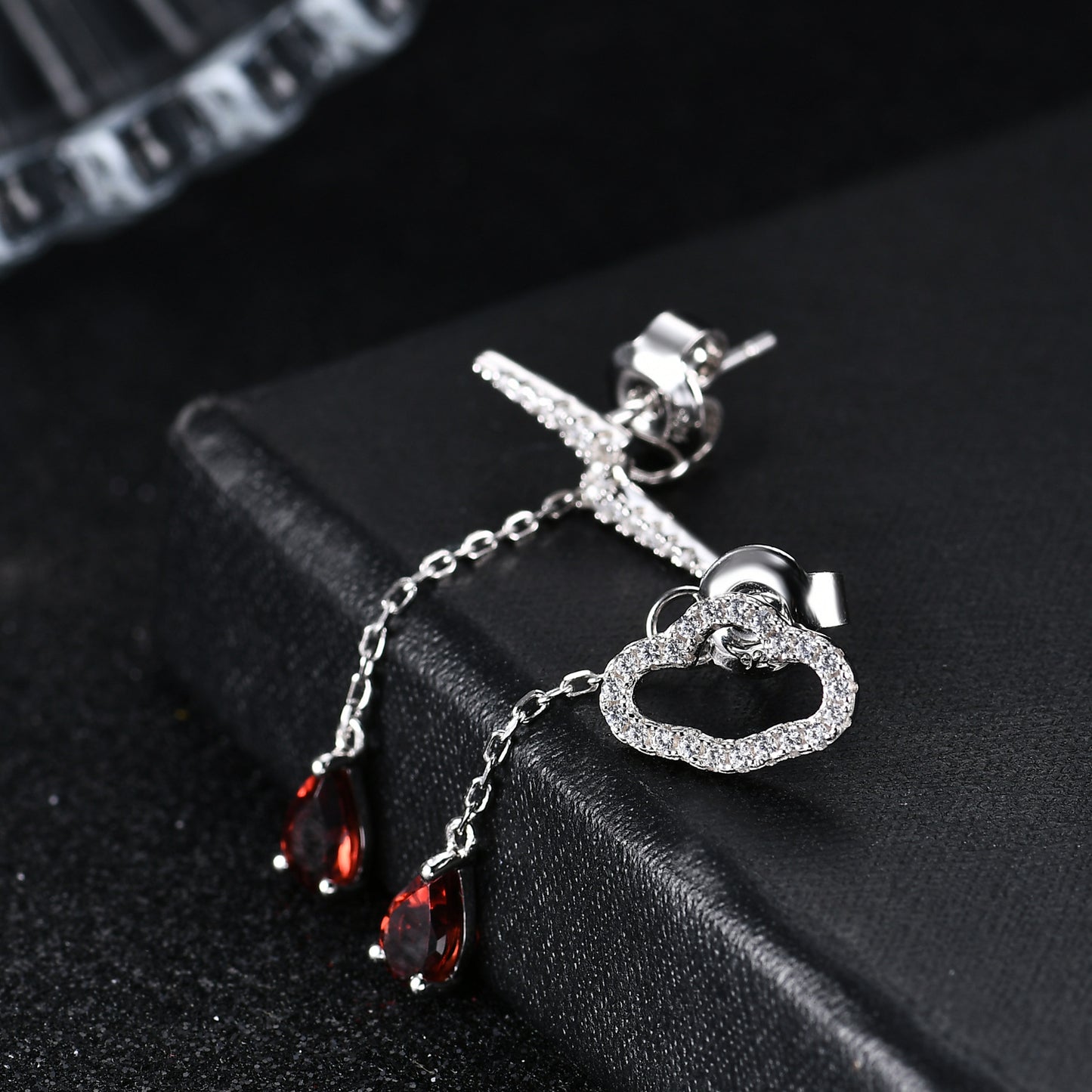 Cloud and Lightning Design Earrings and Necklace Two-Piece Set s925Silver Inlaid Gemstone Garnet Jewelry Set