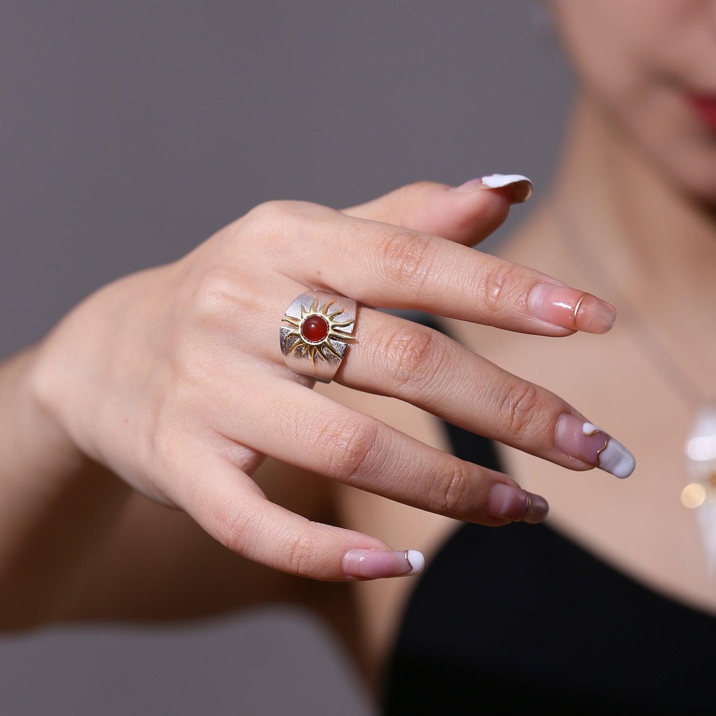 Sun Goddess Vintage Style Ring Natural Red Agate Design Sense Niche Hand Jewelry925Sterling Silver Gemstone Ring for Women