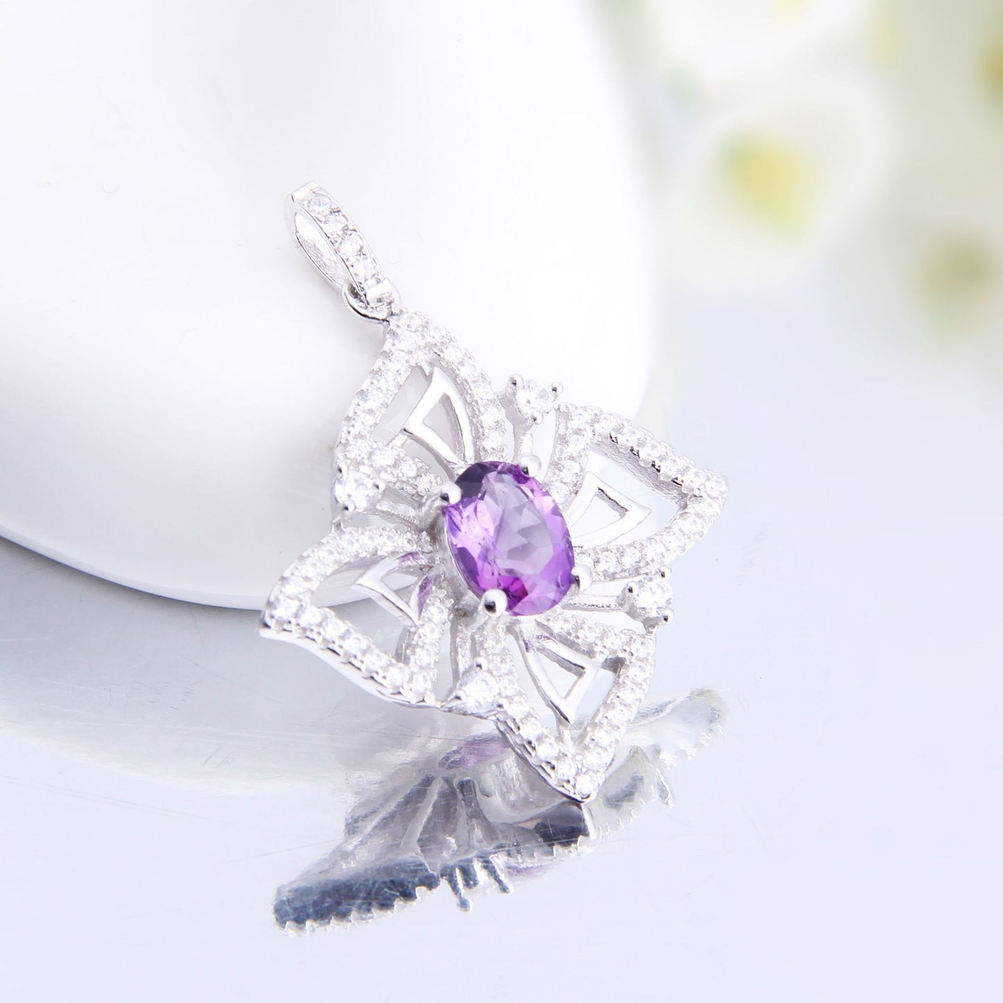 Design Light Luxury Jewelry Topaz Inlaid Sterling Silver Necklace Niche Design Petals Natural Colored Gems Pendant