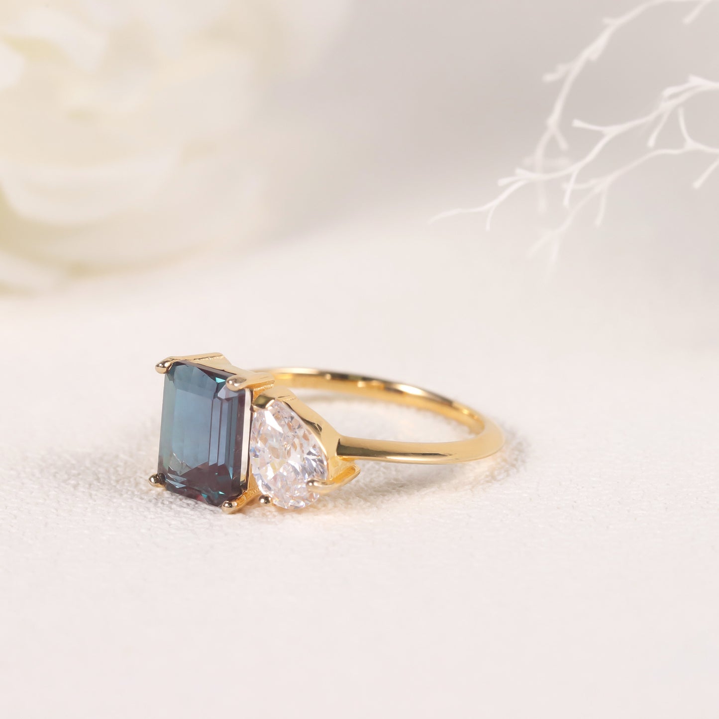 Fashionable and Unique Rings s925Sterling Silver Gold Plated Lab Color Changing Sapphire Blue Gemstone Ring