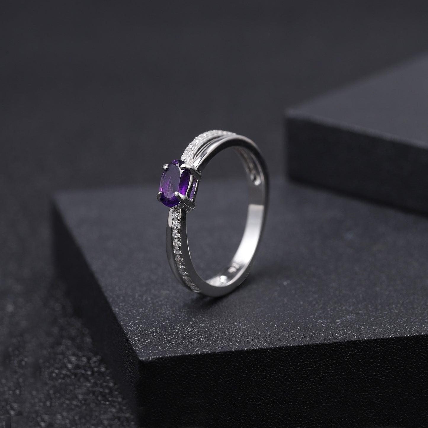 Luxurious and High-End Natural Translucent Stone Ring with a Sense of Design Prosperous Series925Silver Inlaid Natural Gemstone Ring