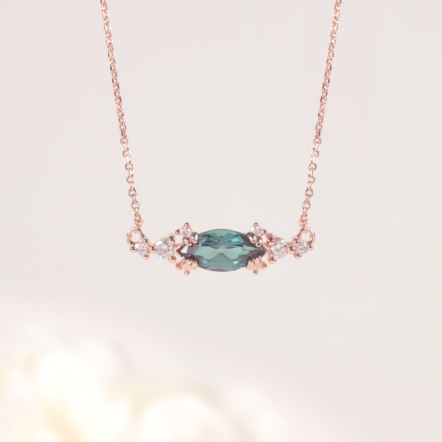 Necklace s925Sterling Silver Inlaid Garnet Marquise Lab Color-Changing Sapphire Necklace Personality