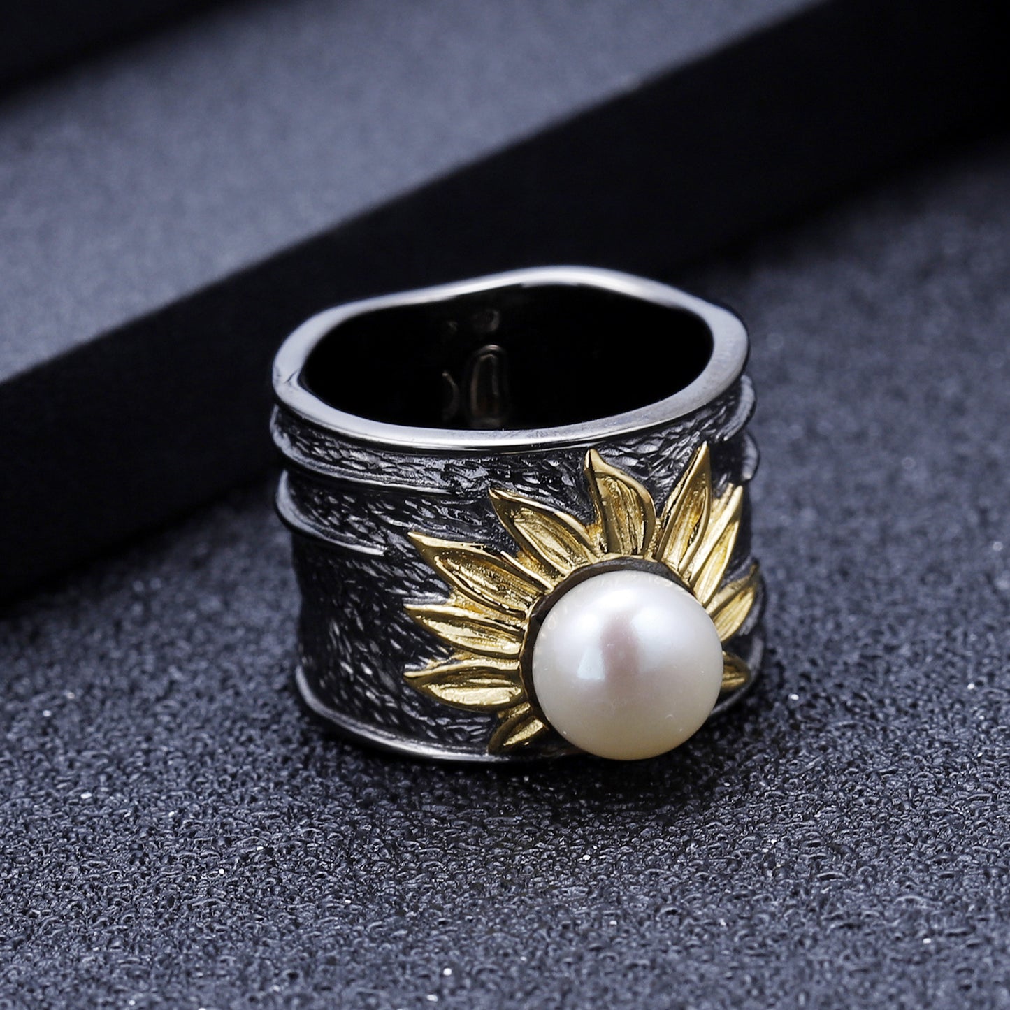 High-end Designer Pearl Ring Natural Style Sunflower Flowers s925Silver Natural Freshwater Beads Ring