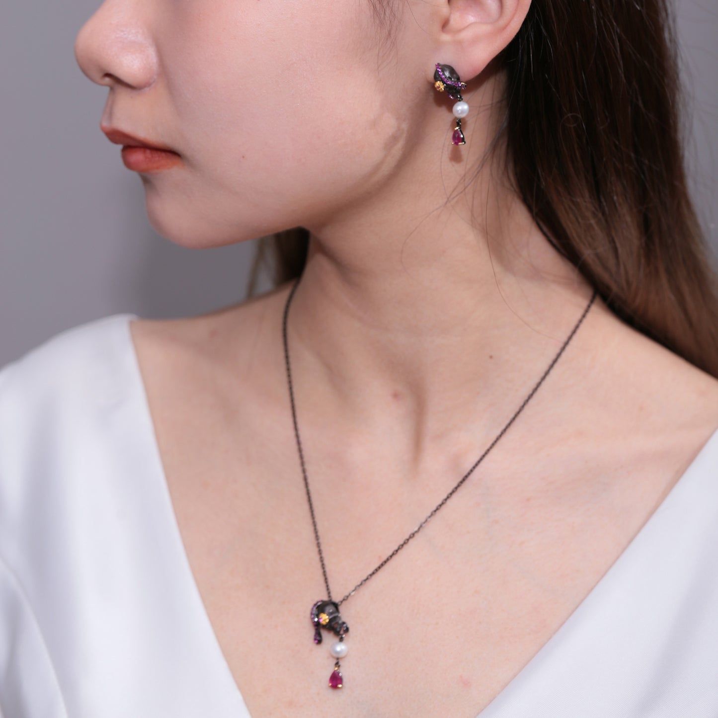 Freshwater Pearl Red Gemstone Necklace Clavicle Chain Trendy Original Necklace925Silver Dark Style Skull Pendant for Women