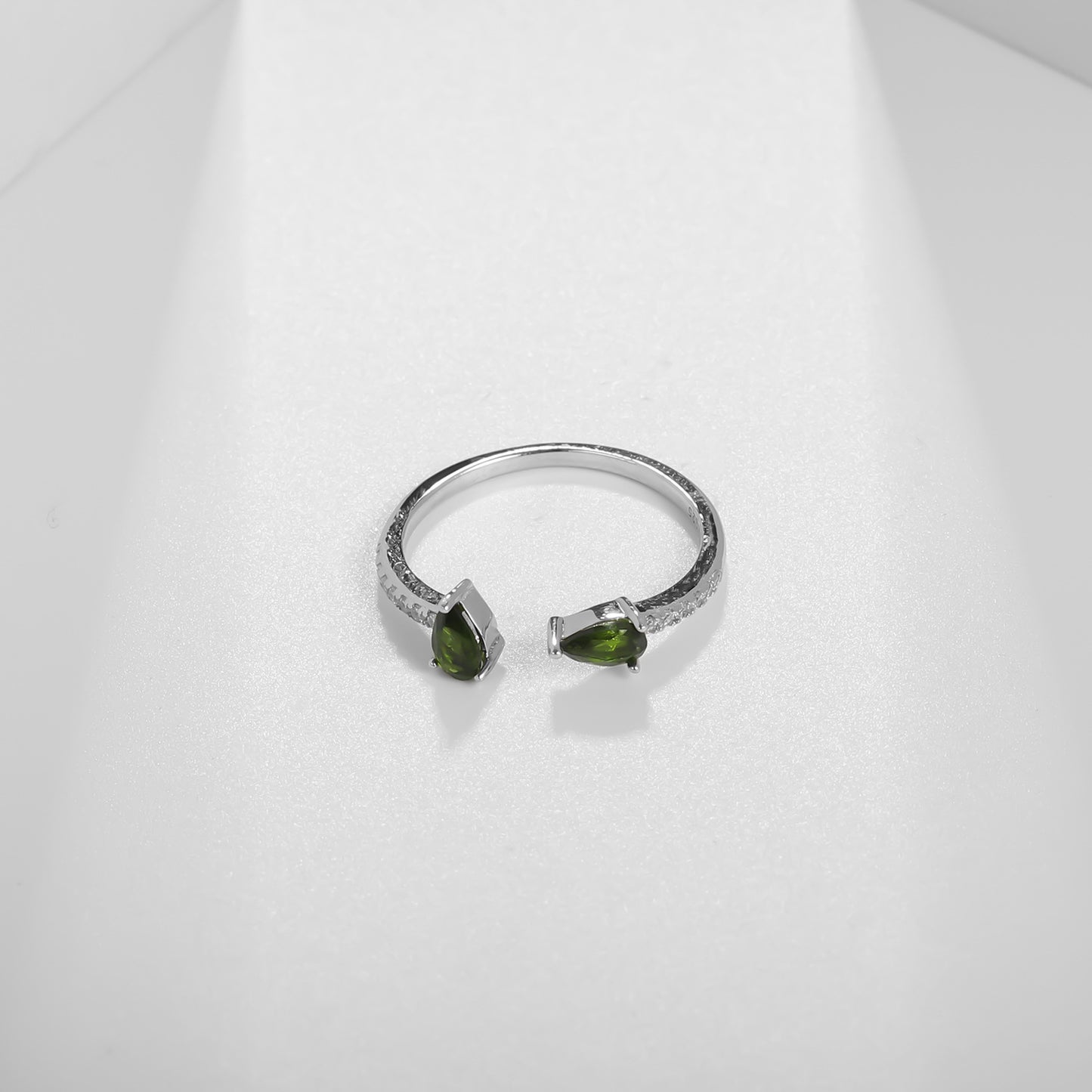 Design Sense Light Luxury Simple Natural Translucent Stone Ring Adjustable Prosperous Series925Silver Inlaid Gemstone Ring