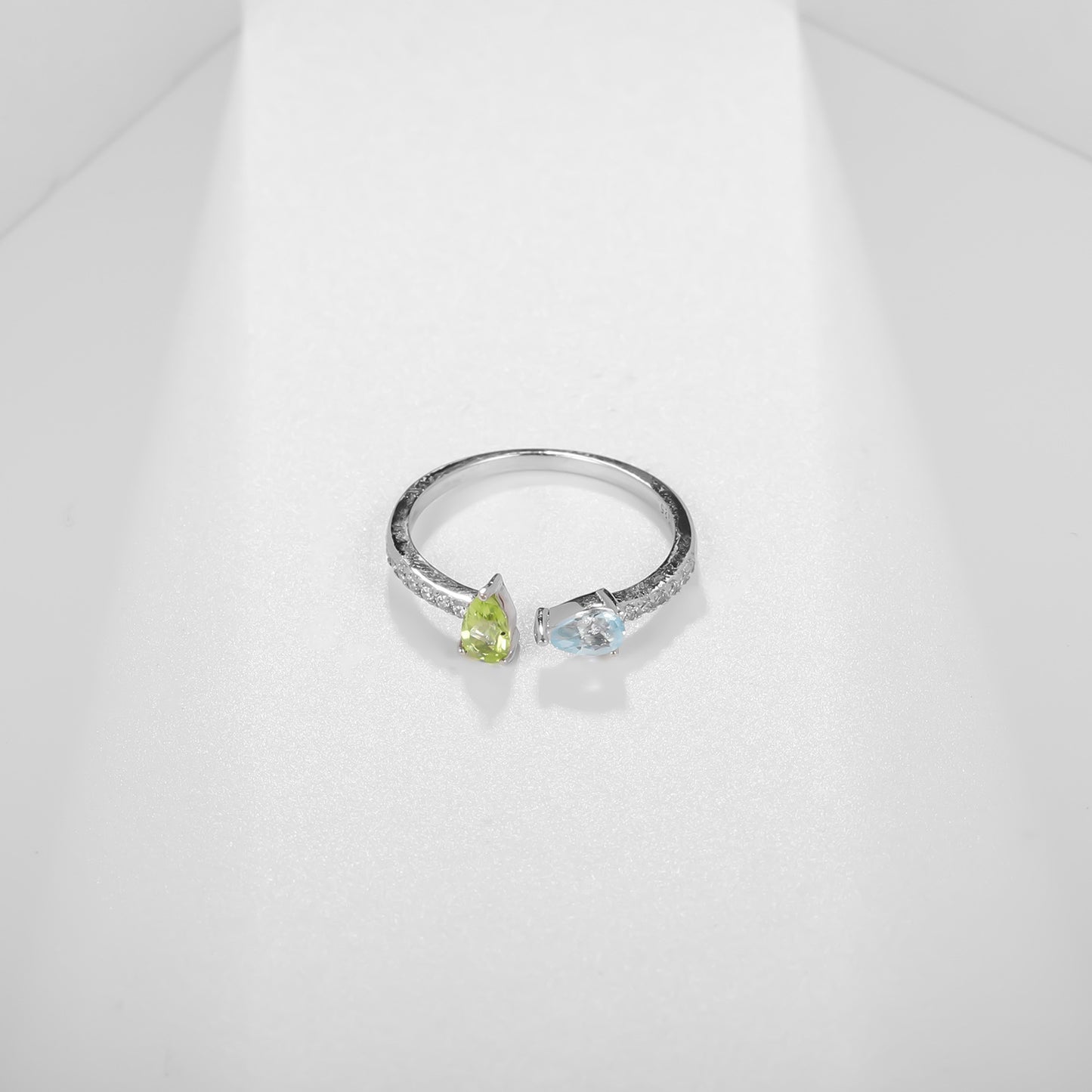 Design Sense Light Luxury Simple Natural Translucent Stone Ring Adjustable Prosperous Series925Silver Inlaid Gemstone Ring