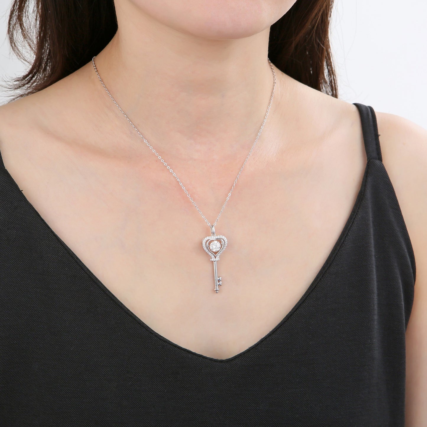s925Silver Fine Craft Inlaid Moissanite Necklace Pendant Versatile Light Luxury Internet Celebrity Design Dynamic Key Necklace