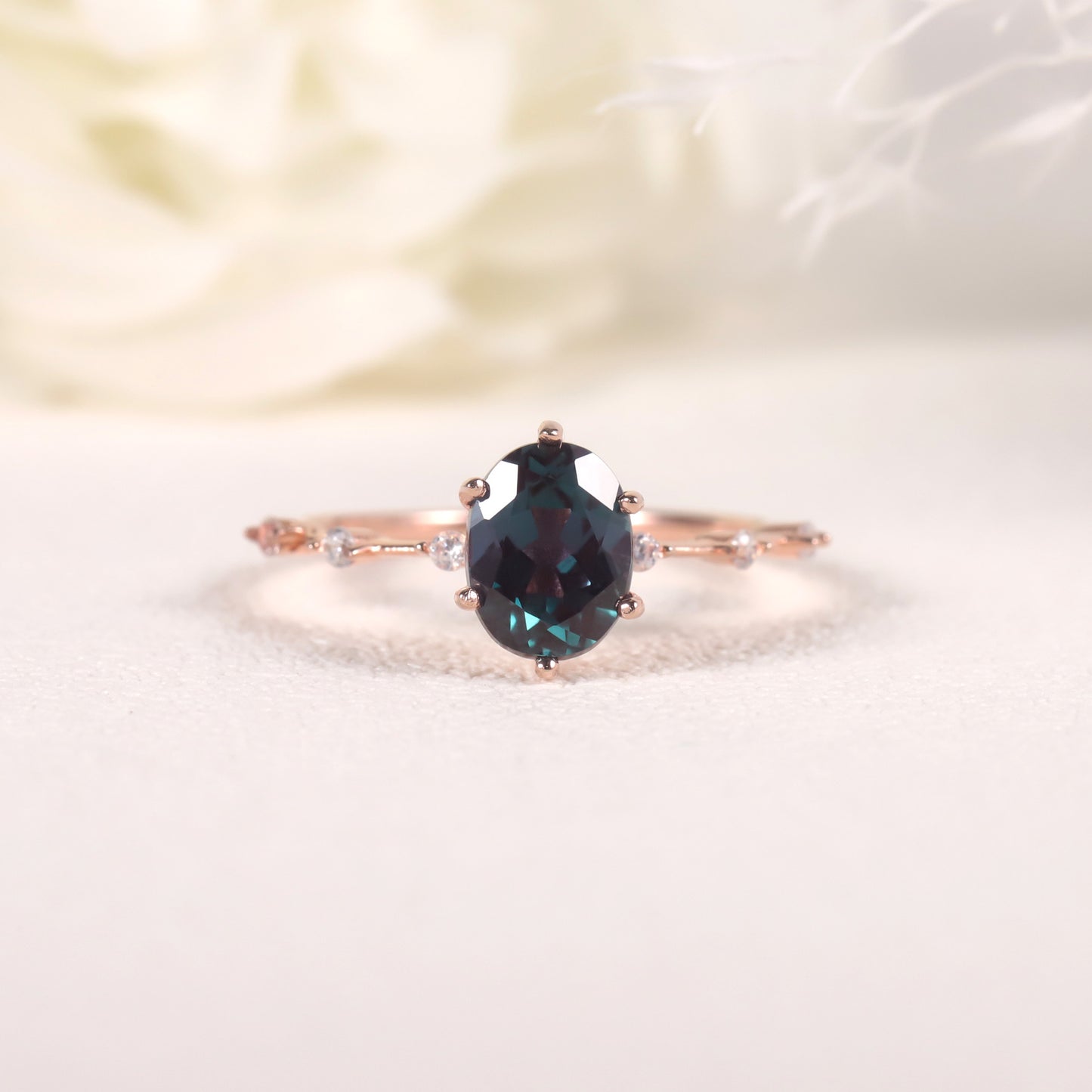 Minimalist Color-Changing Stone Ring s925Silver Inlaid Synthetic Alexandrite Gemstone Ring for Women Wholesale