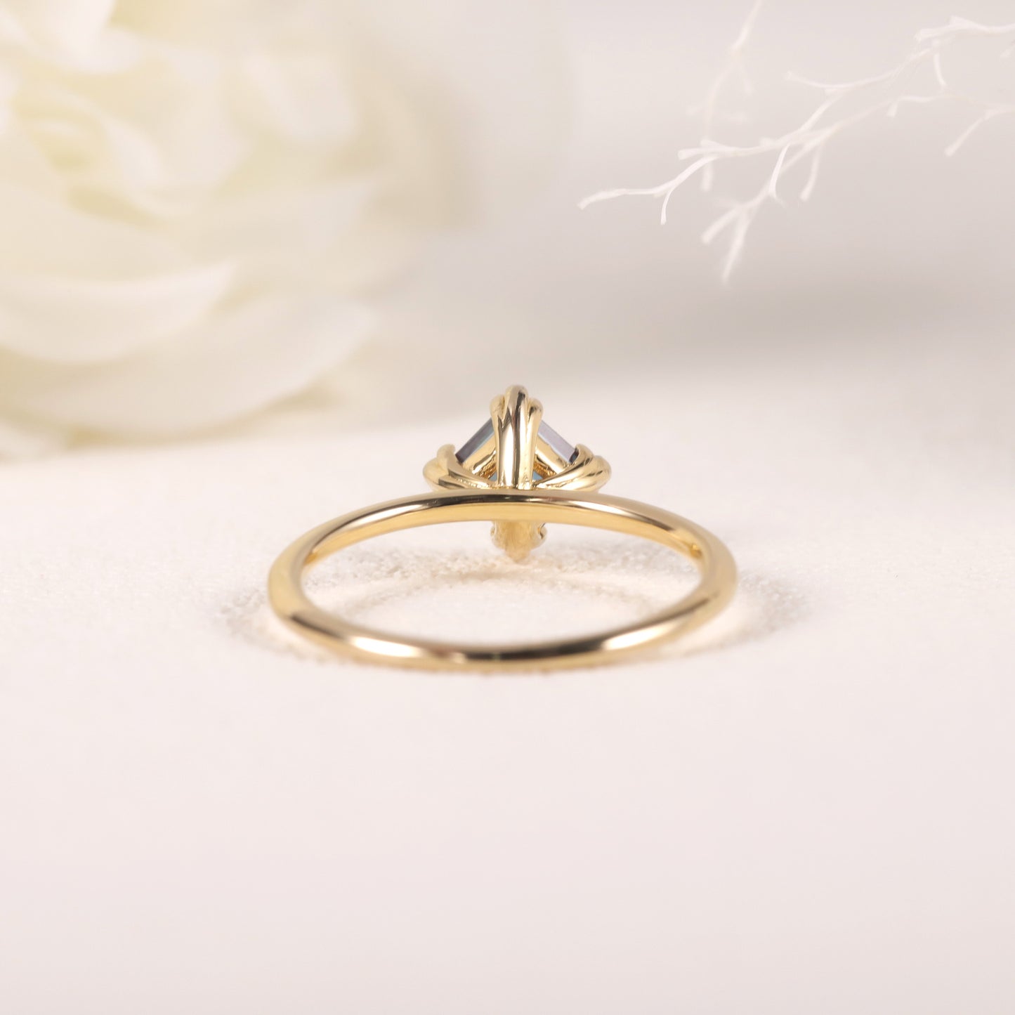 Luxurious Fashion Ring s925Sterling Silver Gold-Plated Lab-Grown Color-Changing Sapphire Square Sapphire Ring
