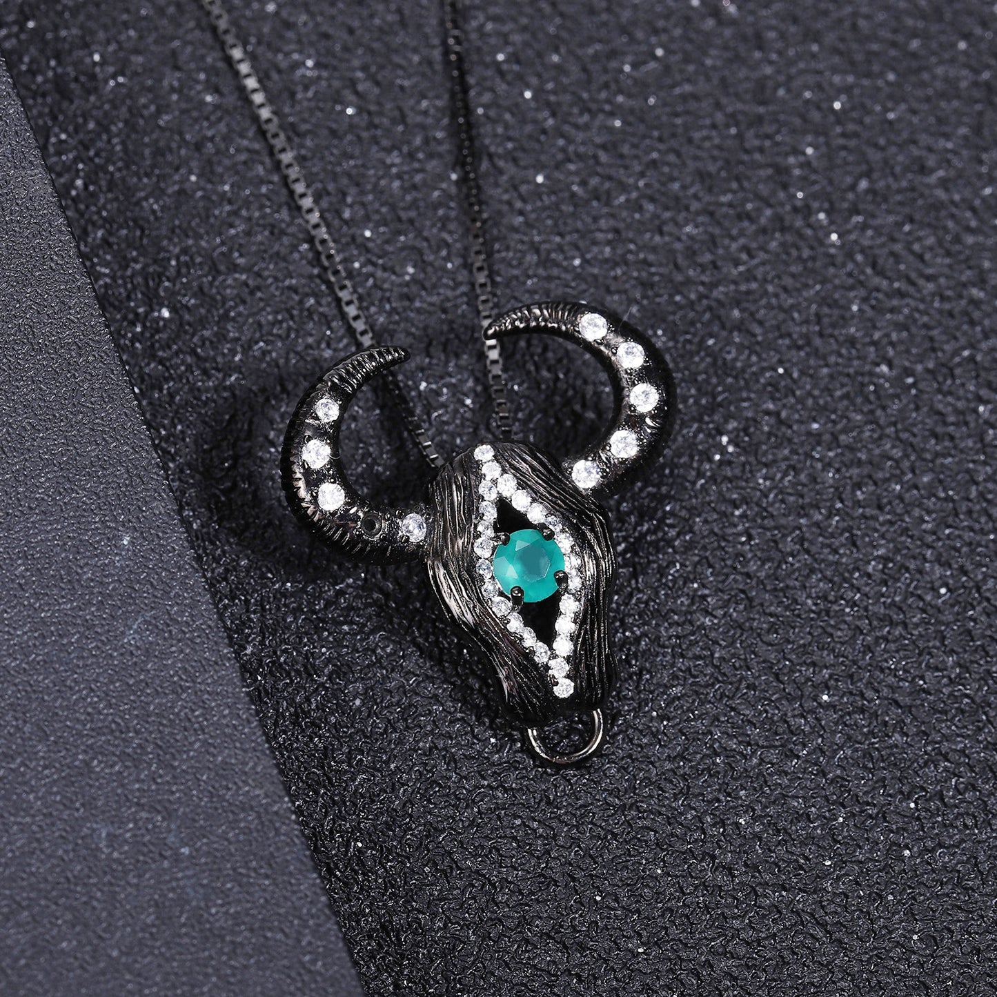 Designer Style Classic of Mountains and Seas Bull Head Pendant Dark Retro Design s925Silver Inlaid Green Agate Necklace Pendant