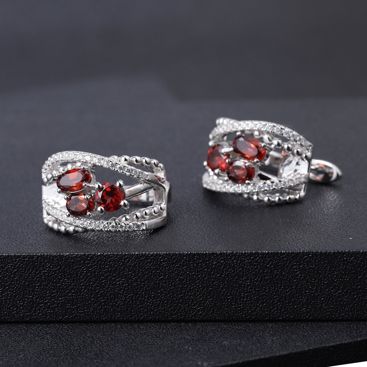 Luxurious and High-End Natural Garnet Earrings from the Prosperous Series925Silver Inlaid Gemstone Stud Earrings