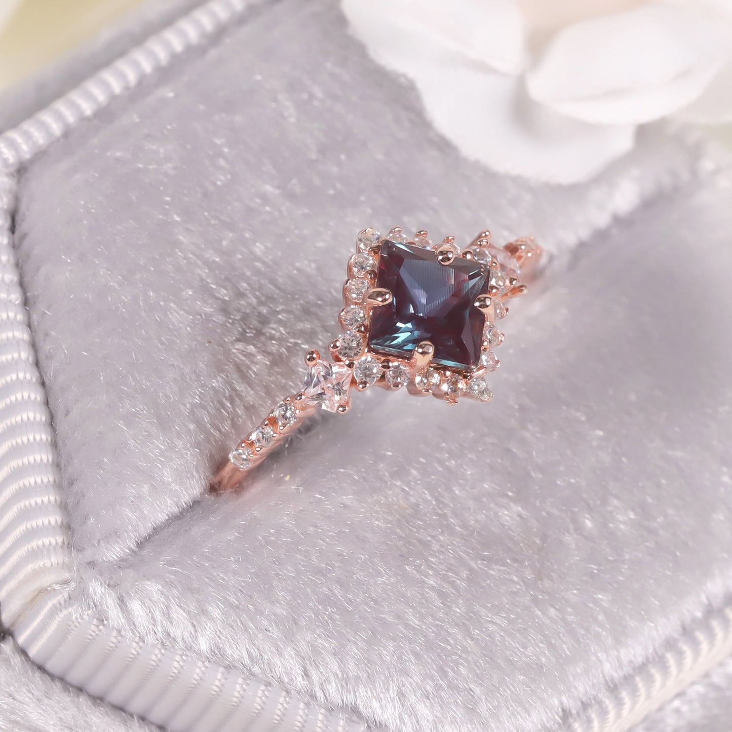 Luxurious Fashion Ring s925Sterling Silver Gold-Plated Lab-Treated Color-Changing Sapphire Export Square Sapphire Ring