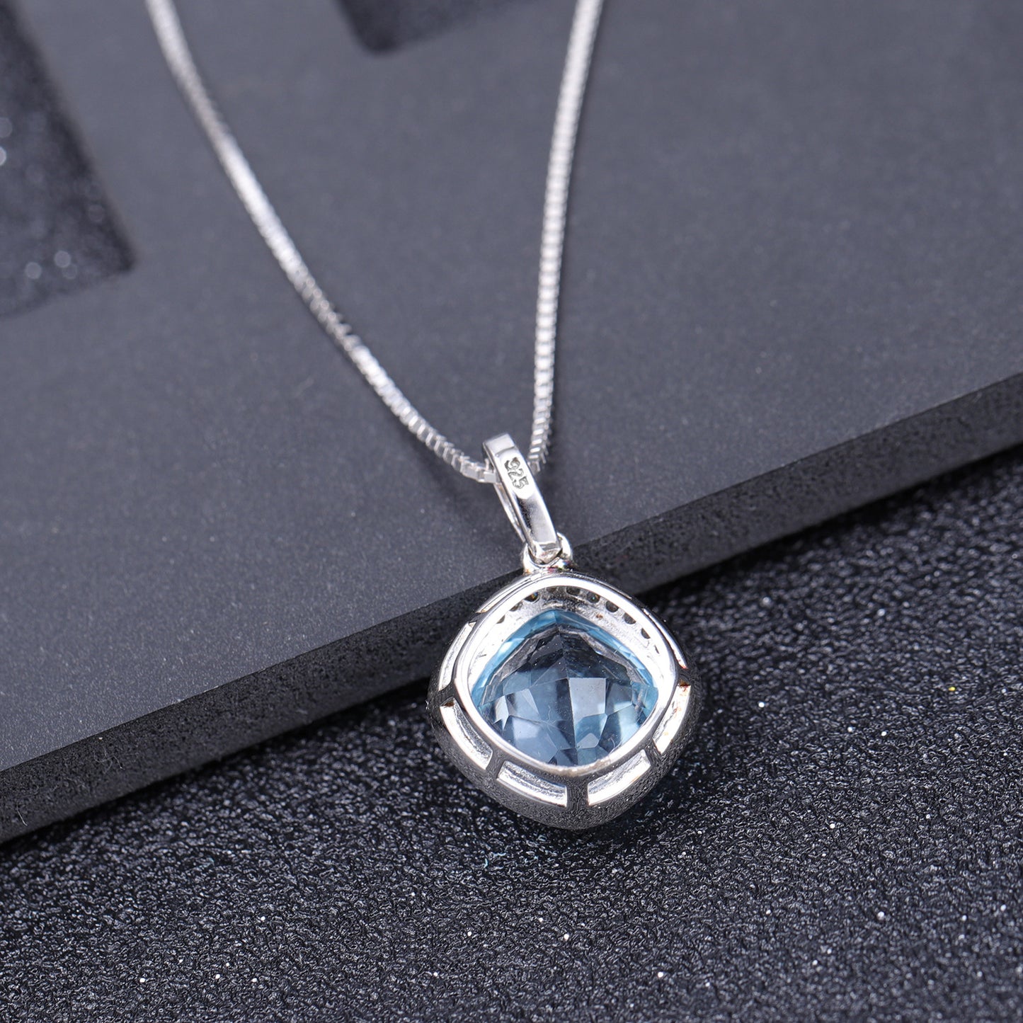 Luxurious Minimalist Fashion Natural Gemstone Necklace Pendant925Silver Inlaid Sky Blue Topaz Gemstone Necklace Pendant