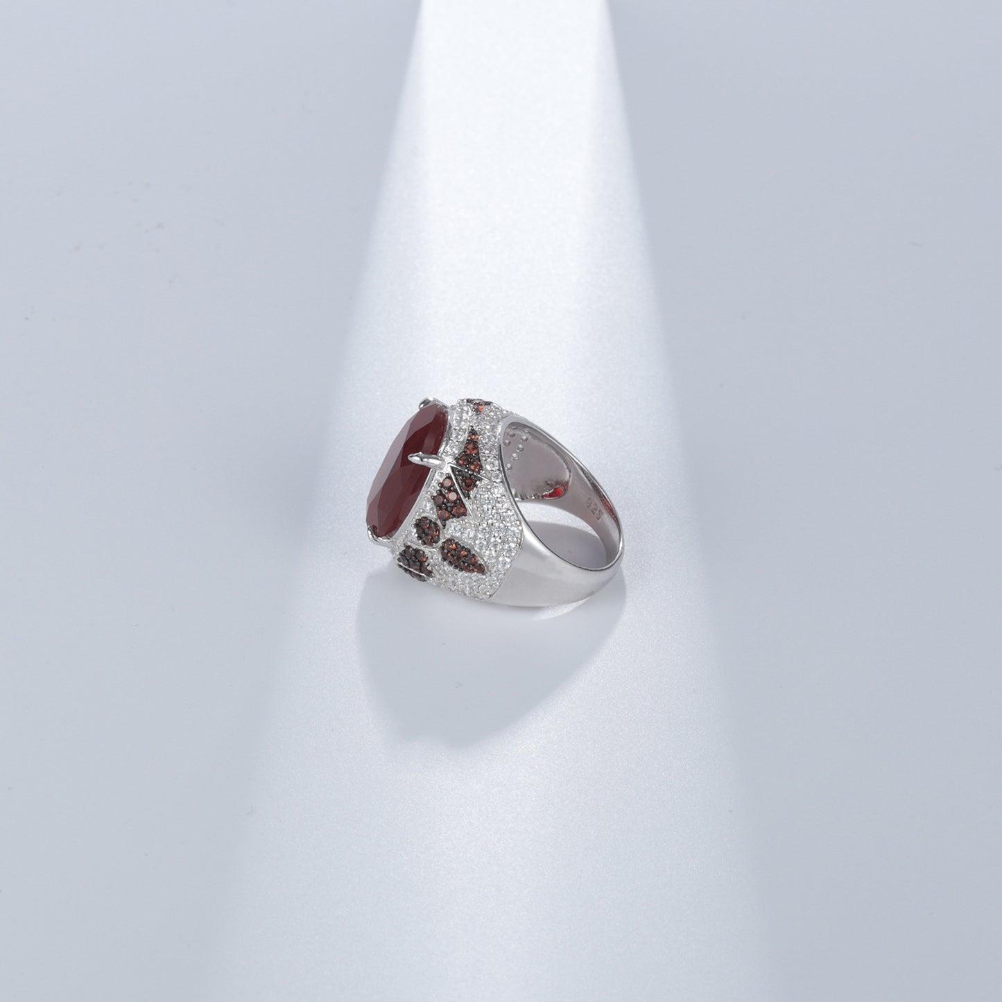 Designer Luxury Red Agate Ring Russian Exaggerated Jewelry s925Sterling Silver Inlaid Natural Gemstone Ring
