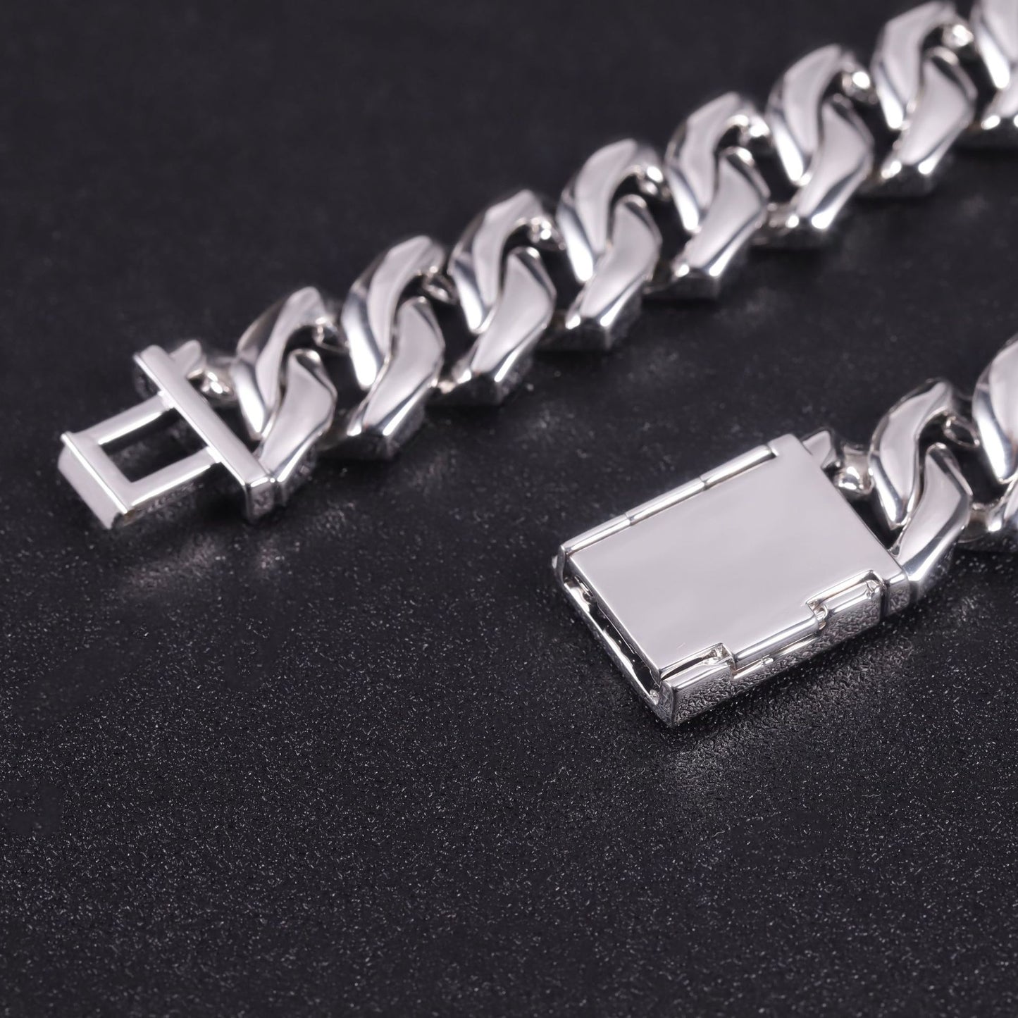 Hip-hop Cuban Chain s925Silver Inlaid Moissanite Two Rows of Diamonds18mm Coarse and Fine Workmanship Rhombus Necklace Hot Sale