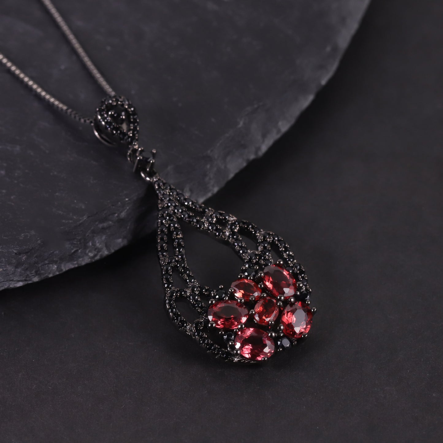 Black Gunmetal Natural Opal Necklace s925Sterling Silver Inlaid Green Chalcedony Amethyst Pendant Niche Dark Style