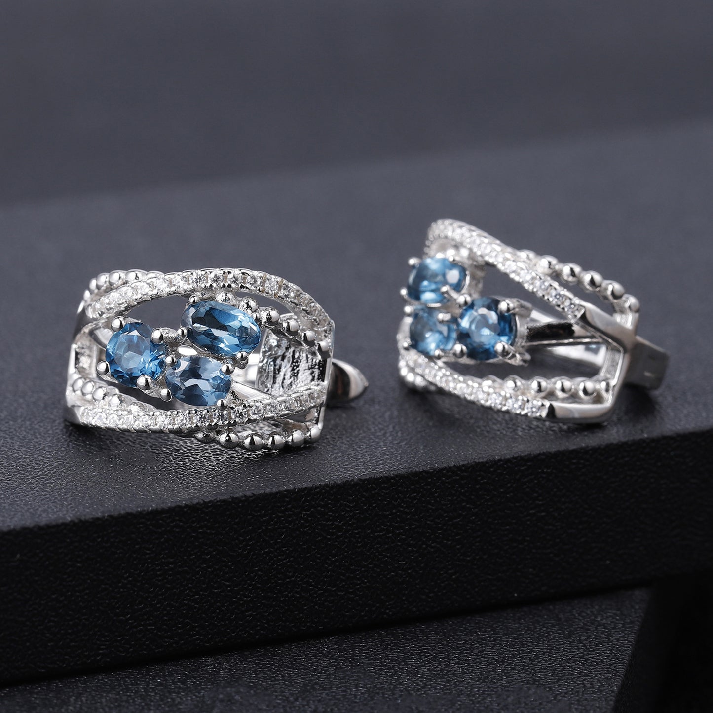 Luxurious and High-End Natural Garnet Earrings from the Prosperous Series925Silver Inlaid Gemstone Stud Earrings