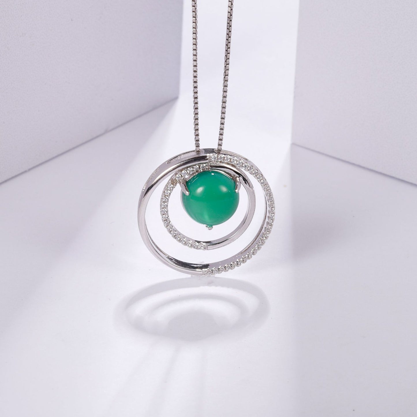 Designer High-End Natural Green Agate Pendant Minimalist Design s925Silver Color Gemstone Necklace Pendant