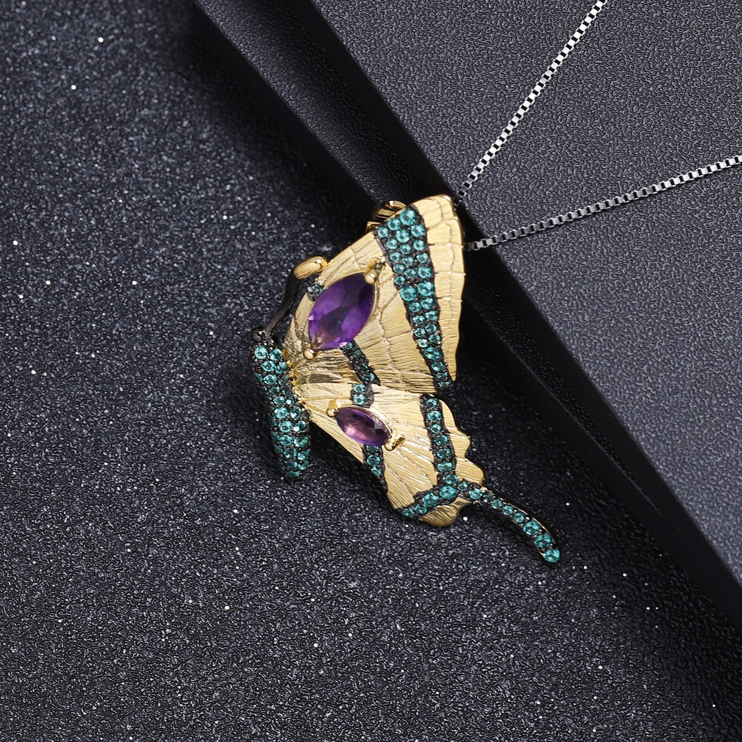 Designer Brooch Pendant Dual-use Butterfly Design Retro Style s925Silver Natural Amethyst Necklace Pendant