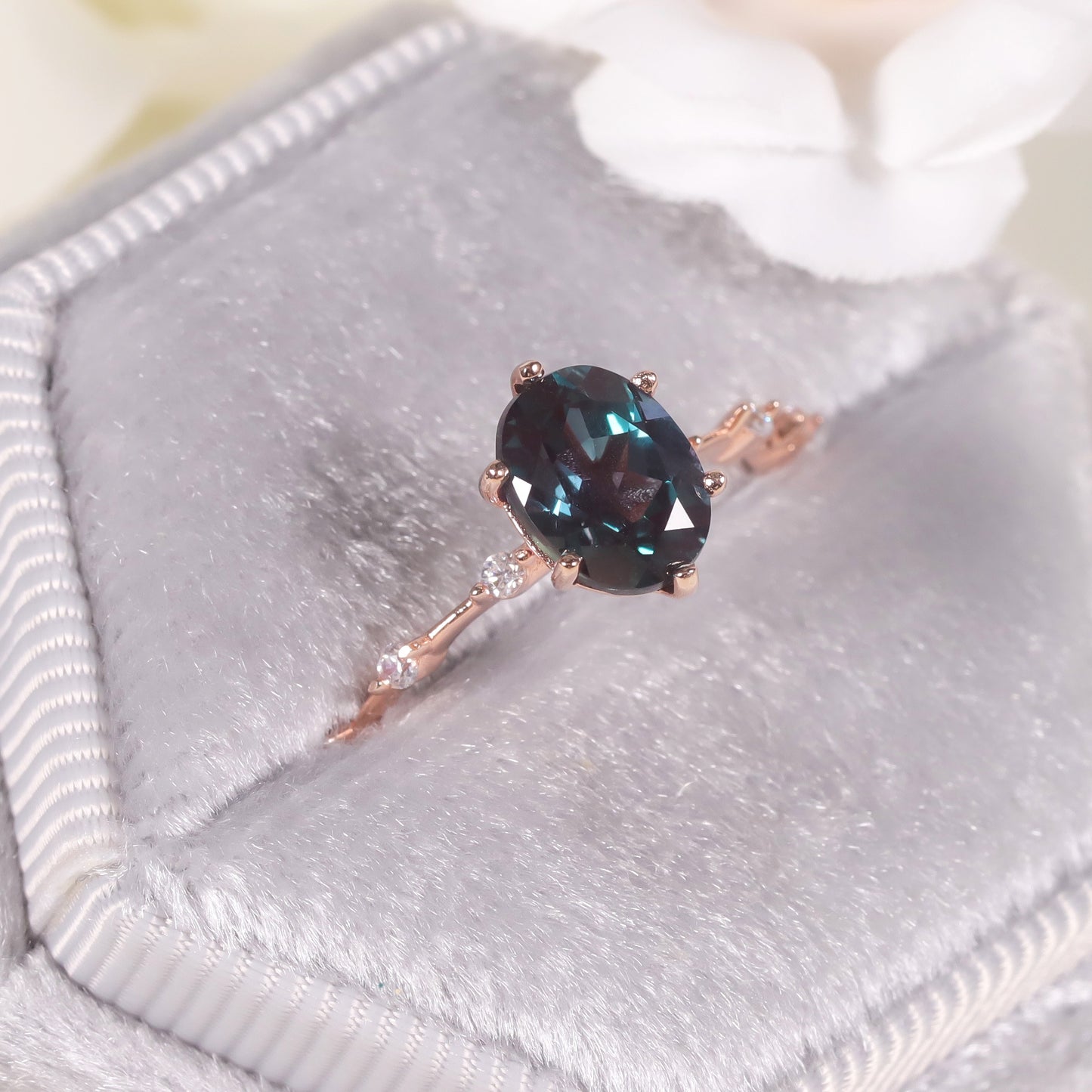 Minimalist Color-Changing Stone Ring s925Silver Inlaid Synthetic Alexandrite Gemstone Ring for Women Wholesale