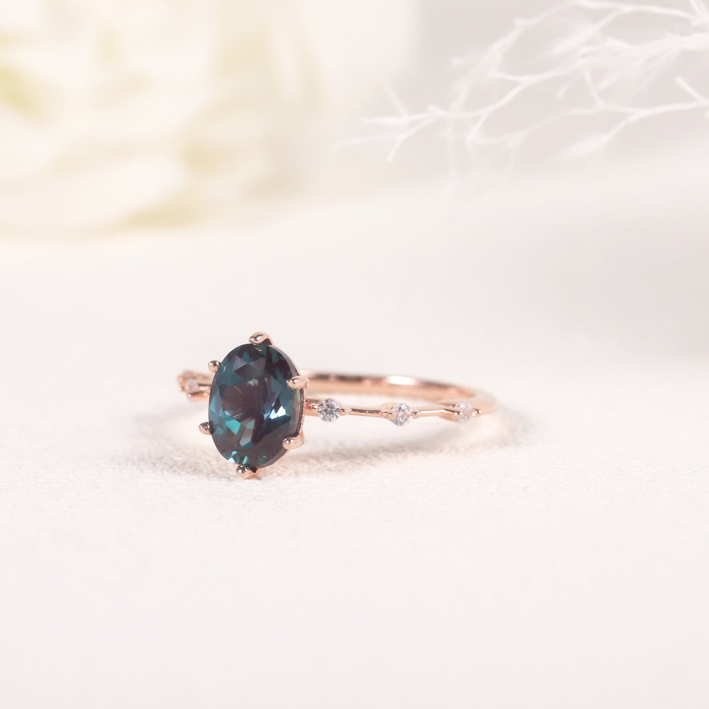 Minimalist Color-Changing Stone Ring s925Silver Inlaid Synthetic Alexandrite Gemstone Ring for Women Wholesale