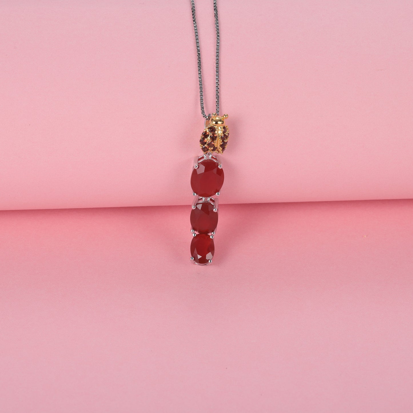 Designer Natural Red Agate Pendant Insect Element Personality Design925Silver Color Gemstone Necklace Pendant
