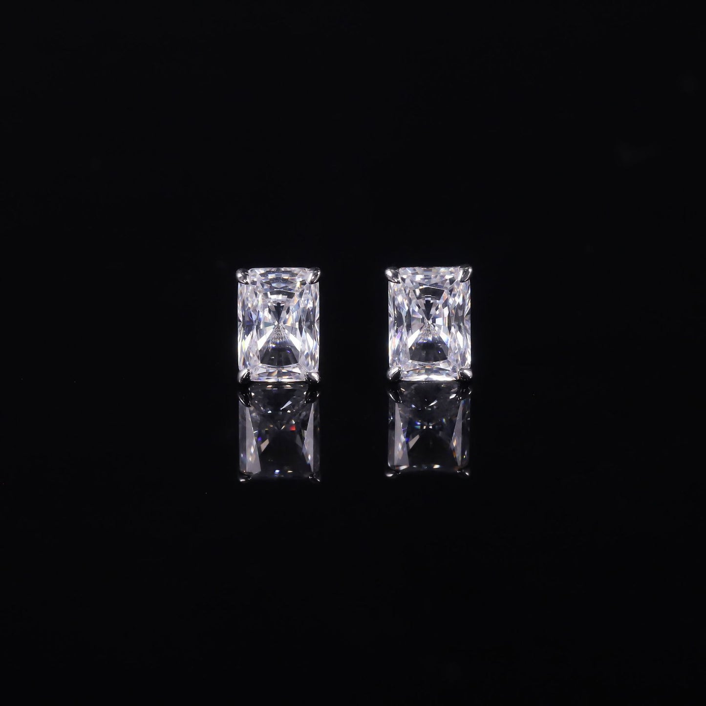K Gold earrings with four prongs1.5Carat Moissanite Earrings Platinum9/10/14/18K Gold Earrings with a High-End Feel