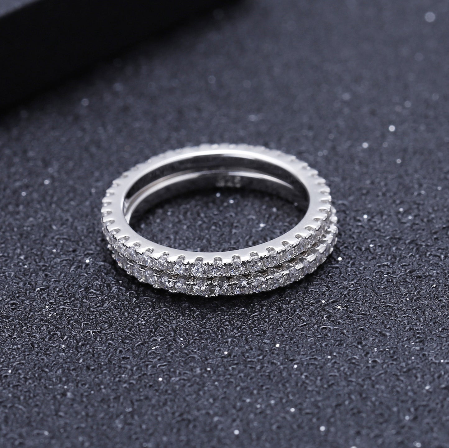 Fashion Moissanite Ring for Women925Sterling Silver Platinum Plated Full Row Inlaid Moissanite Ring Elegant