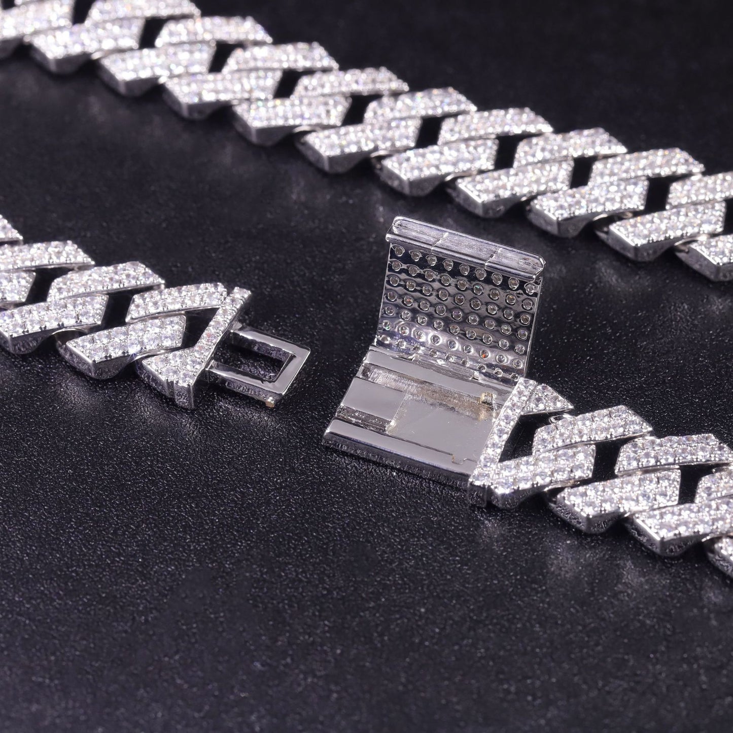 Hip-hop Cuban Chain s925Silver Inlaid Moissanite Two Rows of Diamonds18mm Coarse and Fine Workmanship Rhombus Necklace Hot Sale