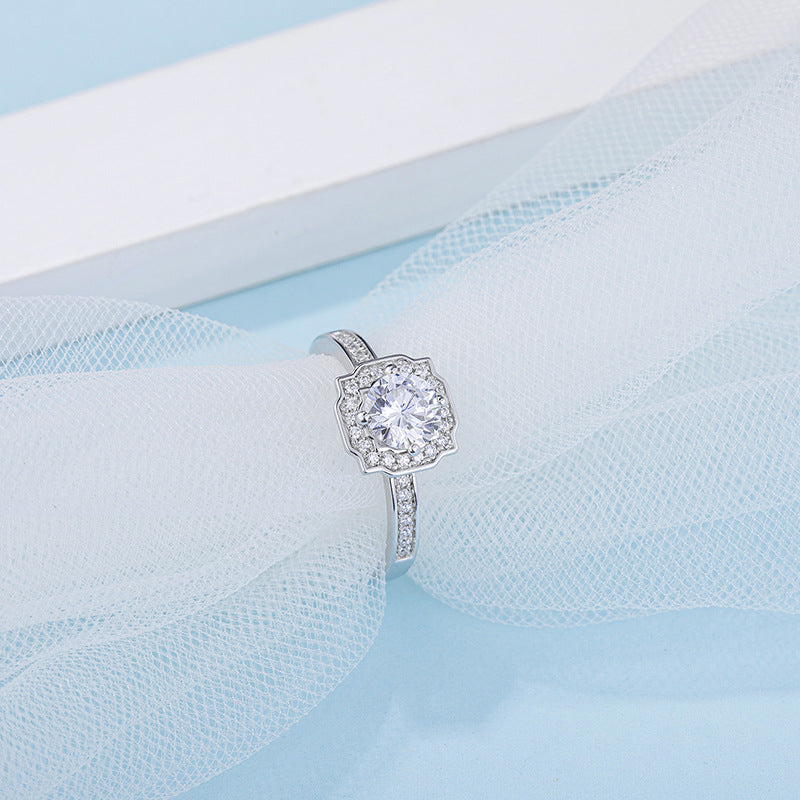 Fashion Moissanite Ring s925Silver plating18k Gold Inlay1Carat GRA Certificate Moissanite Ring Export Trade