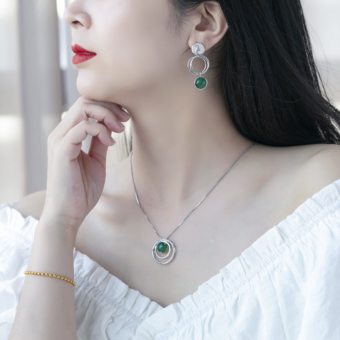 Designer High-End Natural Green Agate Pendant Minimalist Design s925Silver Color Gemstone Necklace Pendant