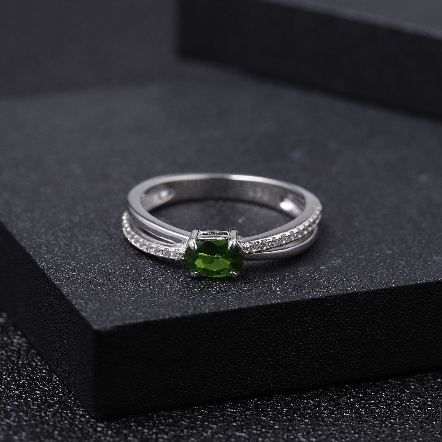 Luxurious and High-End Natural Translucent Stone Ring with a Sense of Design Prosperous Series925Silver Inlaid Natural Gemstone Ring
