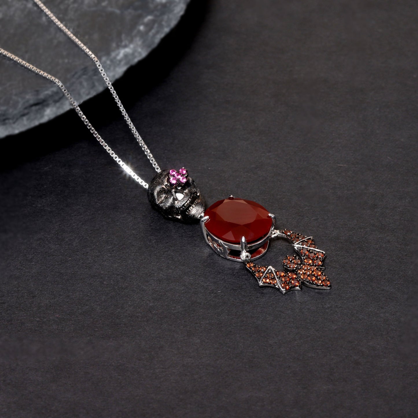 Designer Vintage Skull Bat Pendant Dark Series Jewelry Accessories925Silver Red Agate Necklace Pendant