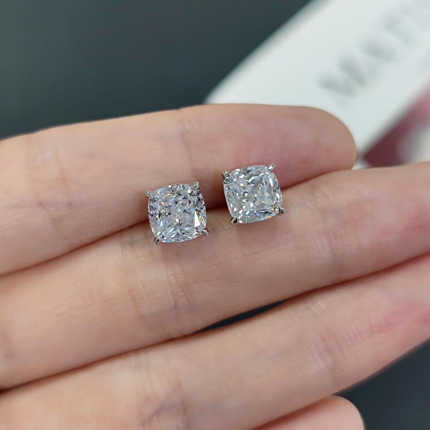 Commuting Daily Fat Square Moissanite Earrings Eagle Claw0.6/1.5/2/2.5Carat s925Sterling Silver Earrings In Stock