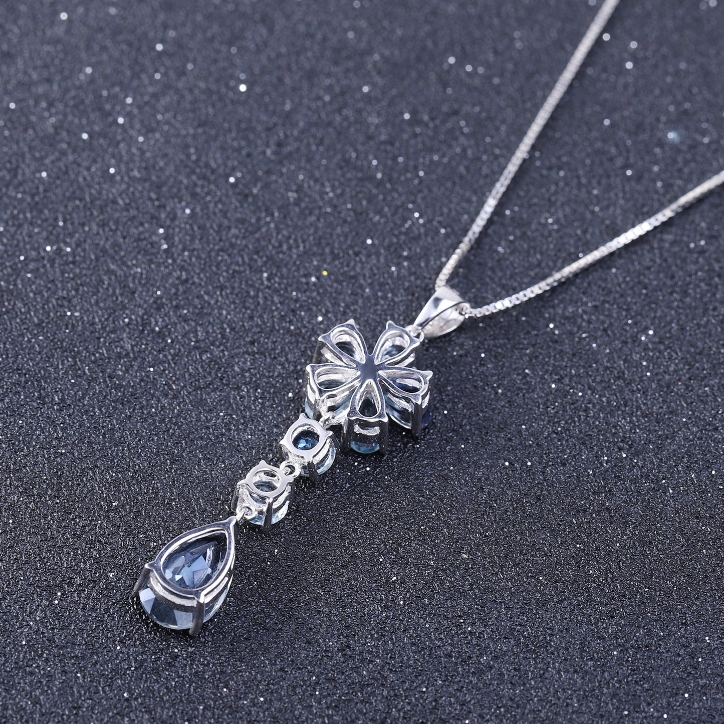 Fashionable Light Luxury Natural Topaz Inlaid Pendant Necklace Unique and Elegant s925Sterling Silver Natural Gemstone Necklace Pendant