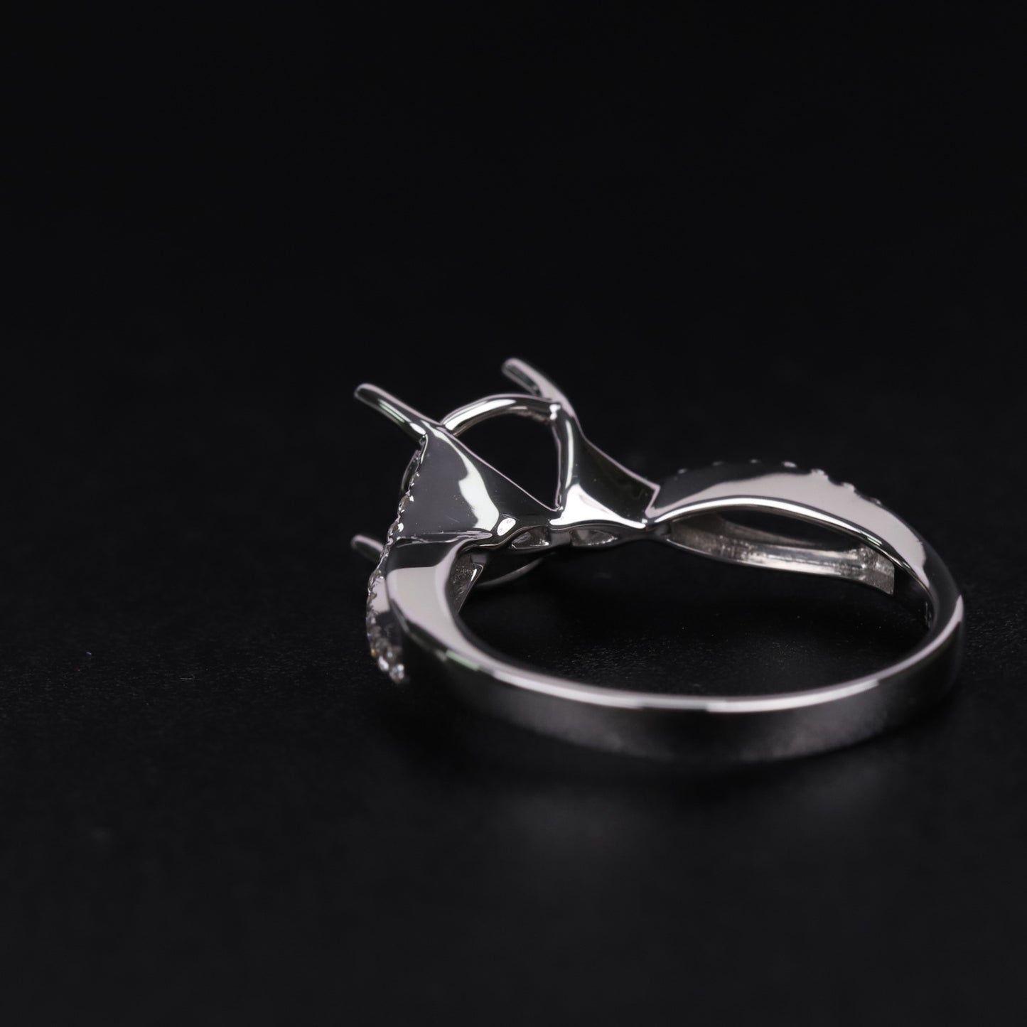 Simple and Elegant Full Body9/10/14/18k Gold Ring Setting Four-Prong Twist Arm Micro-Inlaid Wedding Diamond Ring for Women