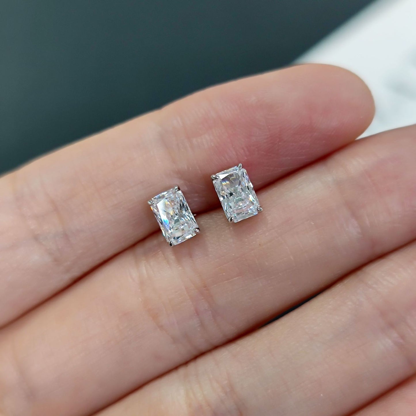 Minimalist style9/10/14/18k Gold earrings with four prongs0.8Carat Moissanite Cushion Earrings Platinum Studs Simple