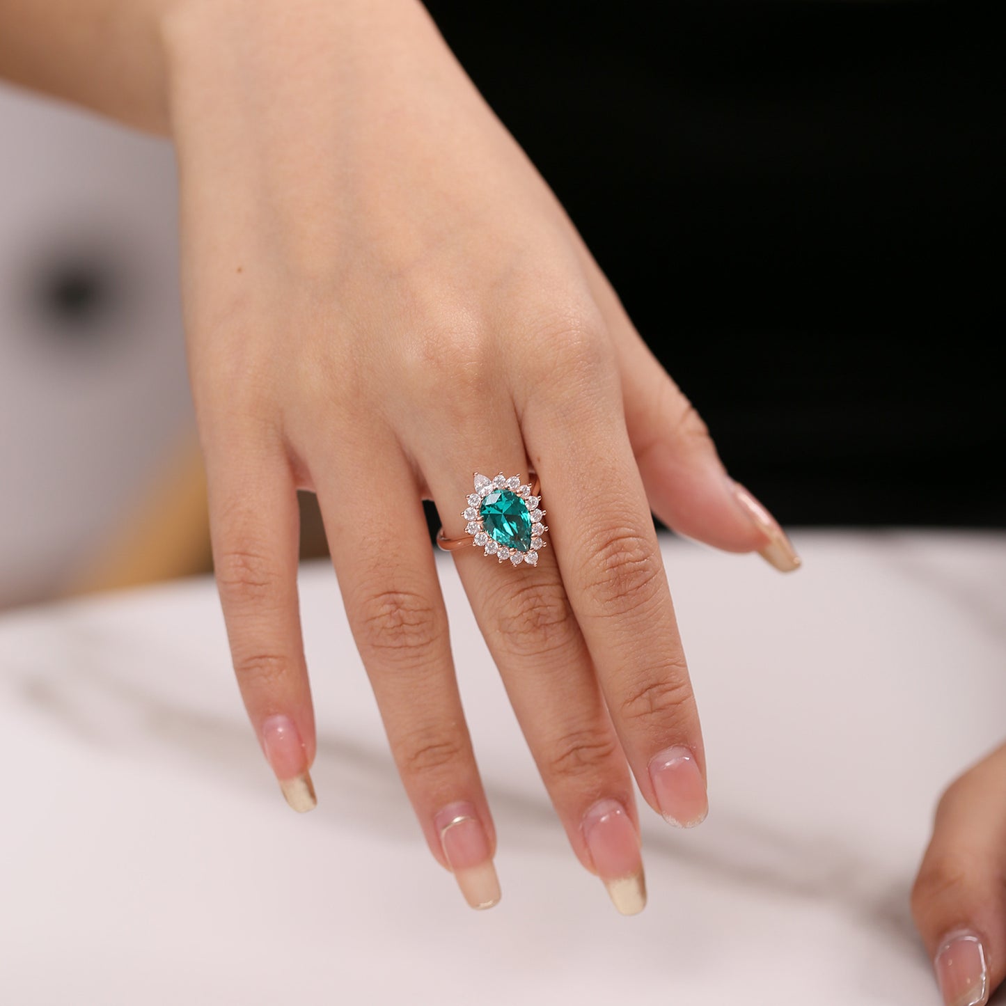 S925Silver Inlaid Emerald Nano Ring Luxurious and high-end feel8*12mm Colorful Gemstone Rose Gold Ring