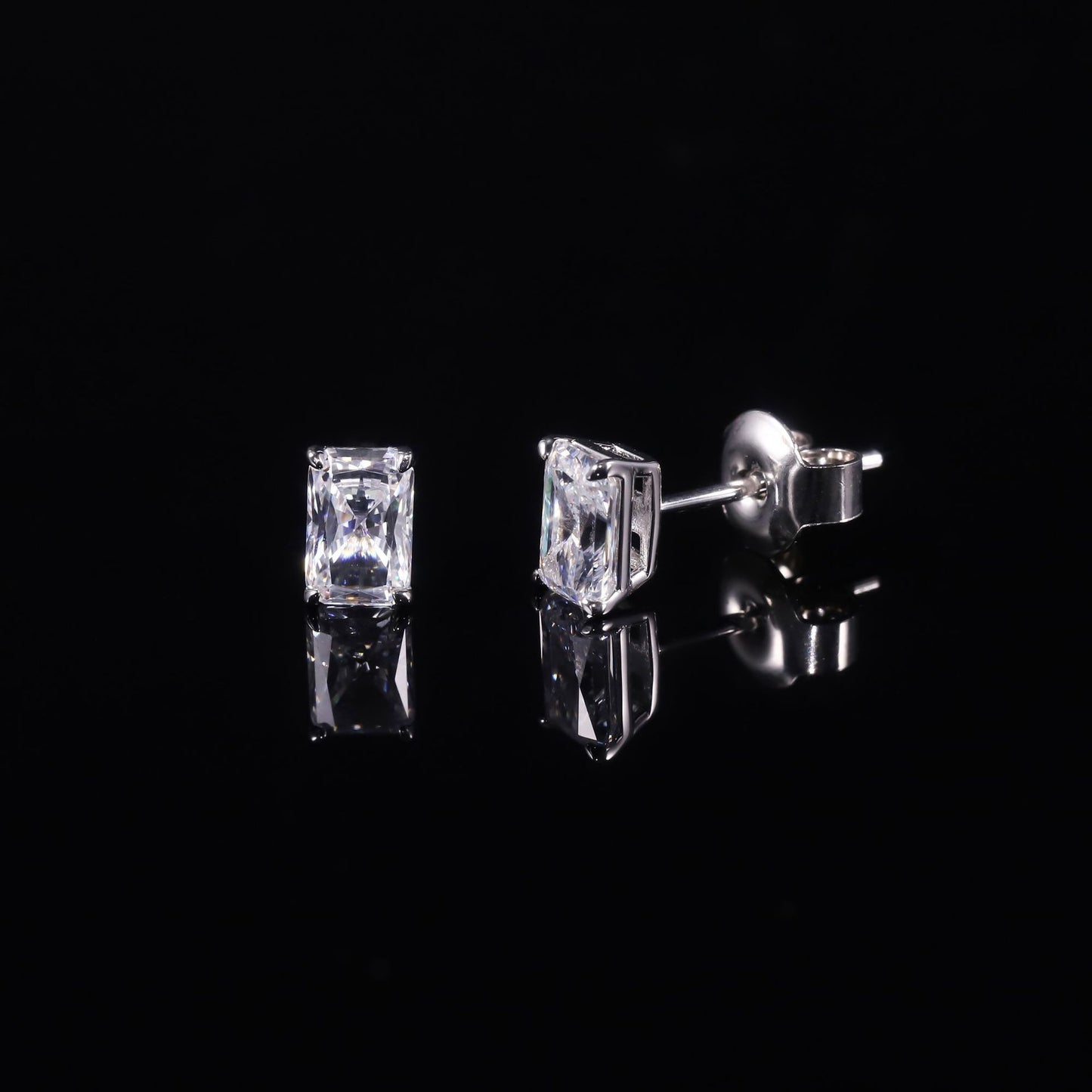 Minimalist style9/10/14/18k Gold earrings with four prongs0.8Carat Moissanite Cushion Earrings Platinum Studs Simple