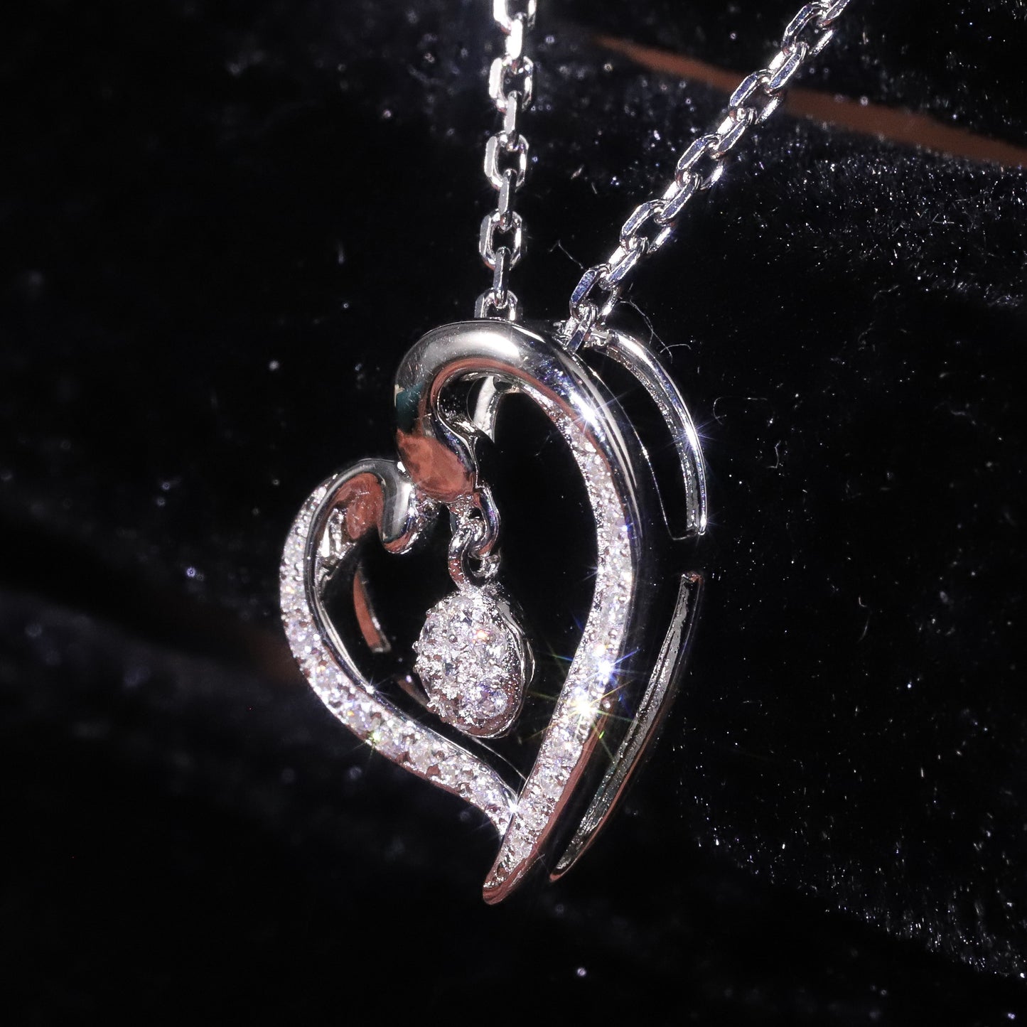 Luxurious and Versatile Heart-Shaped Collarbone Chain9/10/14/18k Gold Cultivated Diamond Necklace