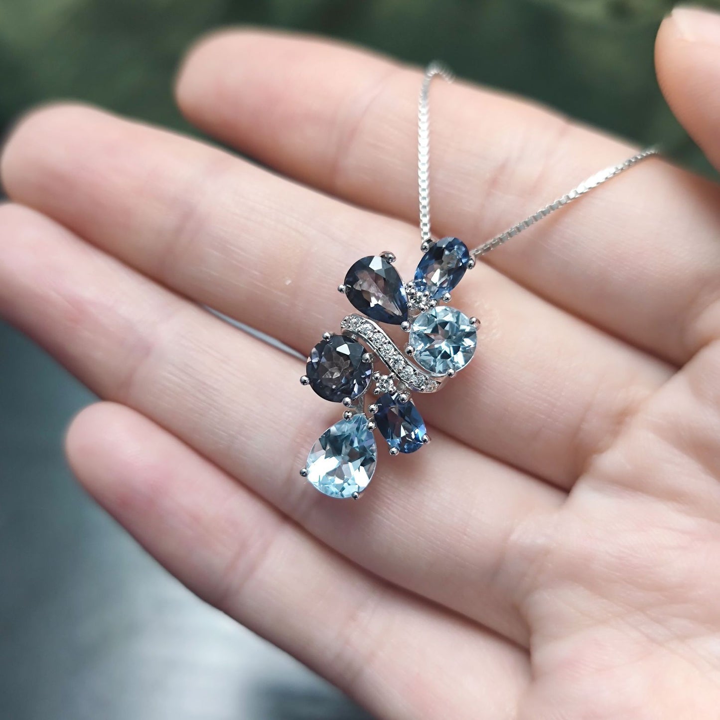 Fashionable Light Luxury Gemstone Necklace Pendant for Women with Unique and Elegant Design s925Silver Inlaid Colorful Crystal Pendant Necklace