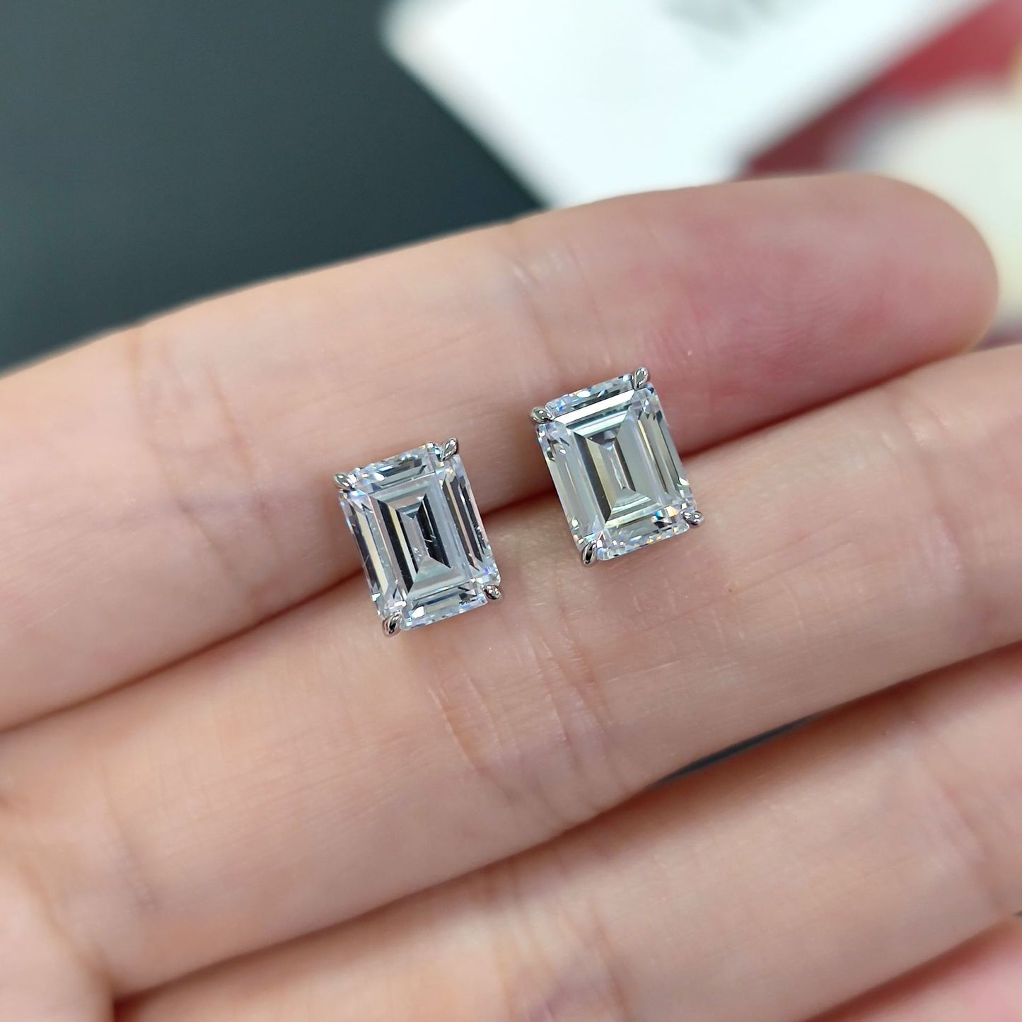 High-quality pure18K Gold Inlaid2Carat Moissanite Earrings Emerald9/10/14K Gold Earrings Au750Empty Support