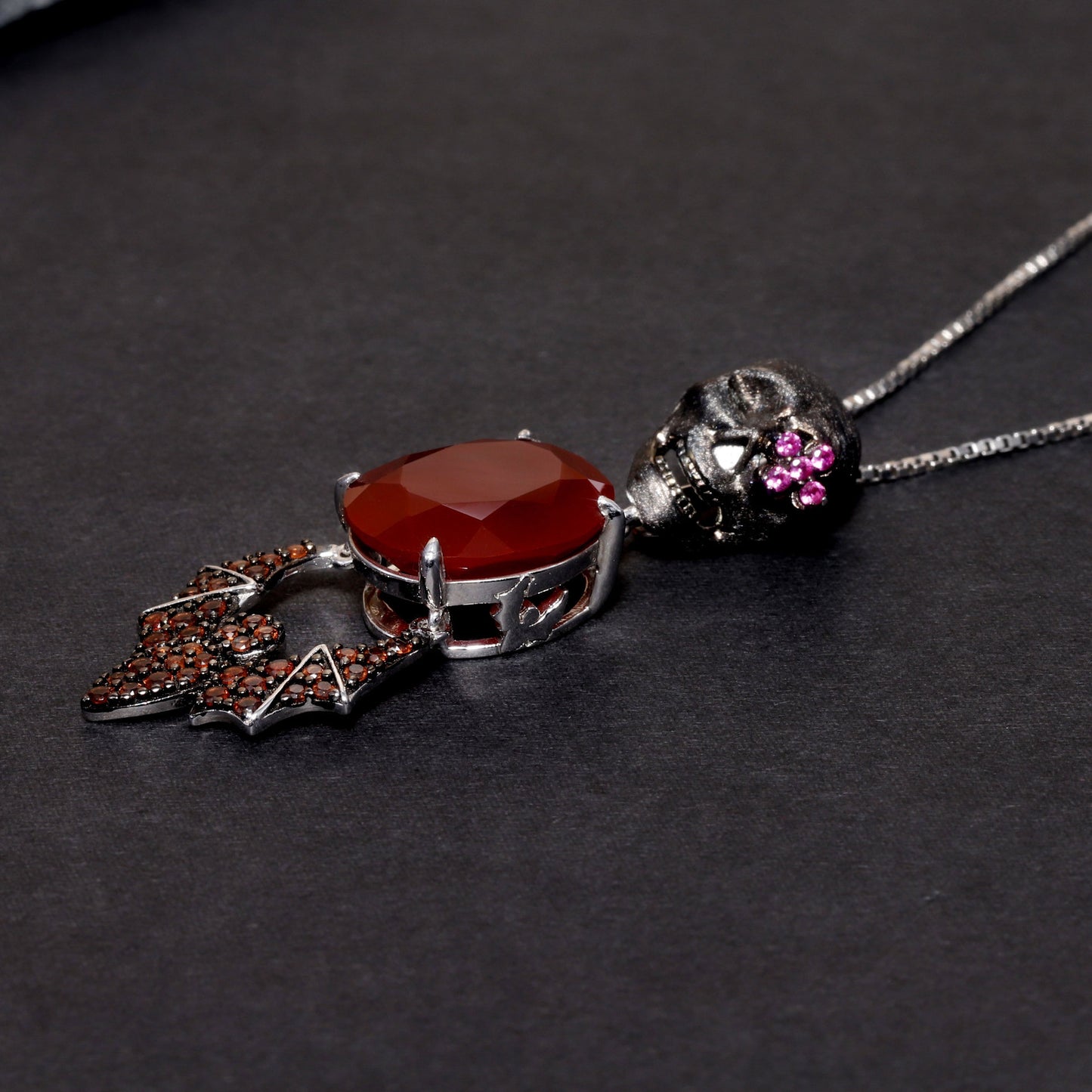 Designer Vintage Skull Bat Pendant Dark Series Jewelry Accessories925Silver Red Agate Necklace Pendant