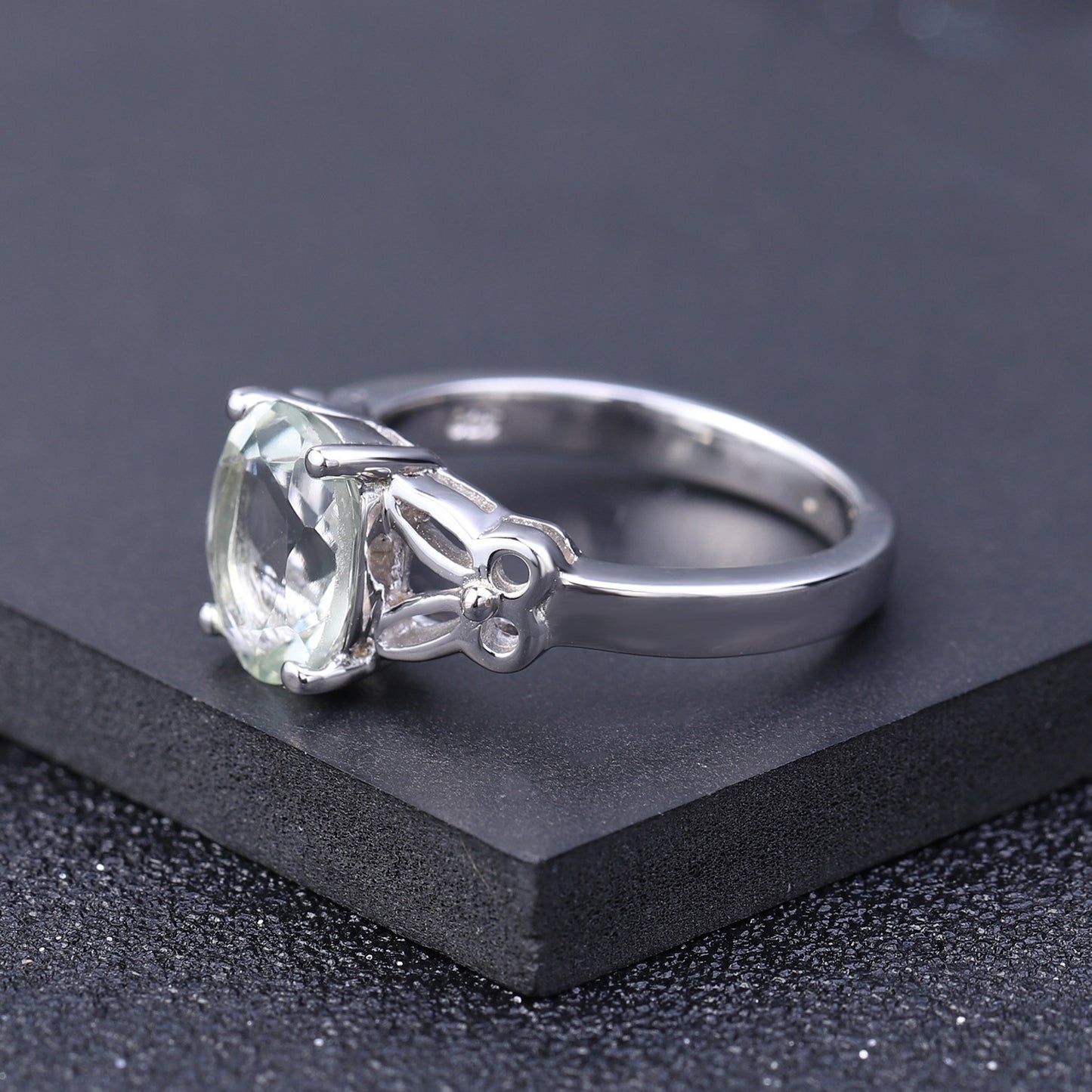 In-stock Wholesale Green Amethyst Gemstone Ring for Women Vintage Inlaid Natural Stone s925Silver Crystal Ring