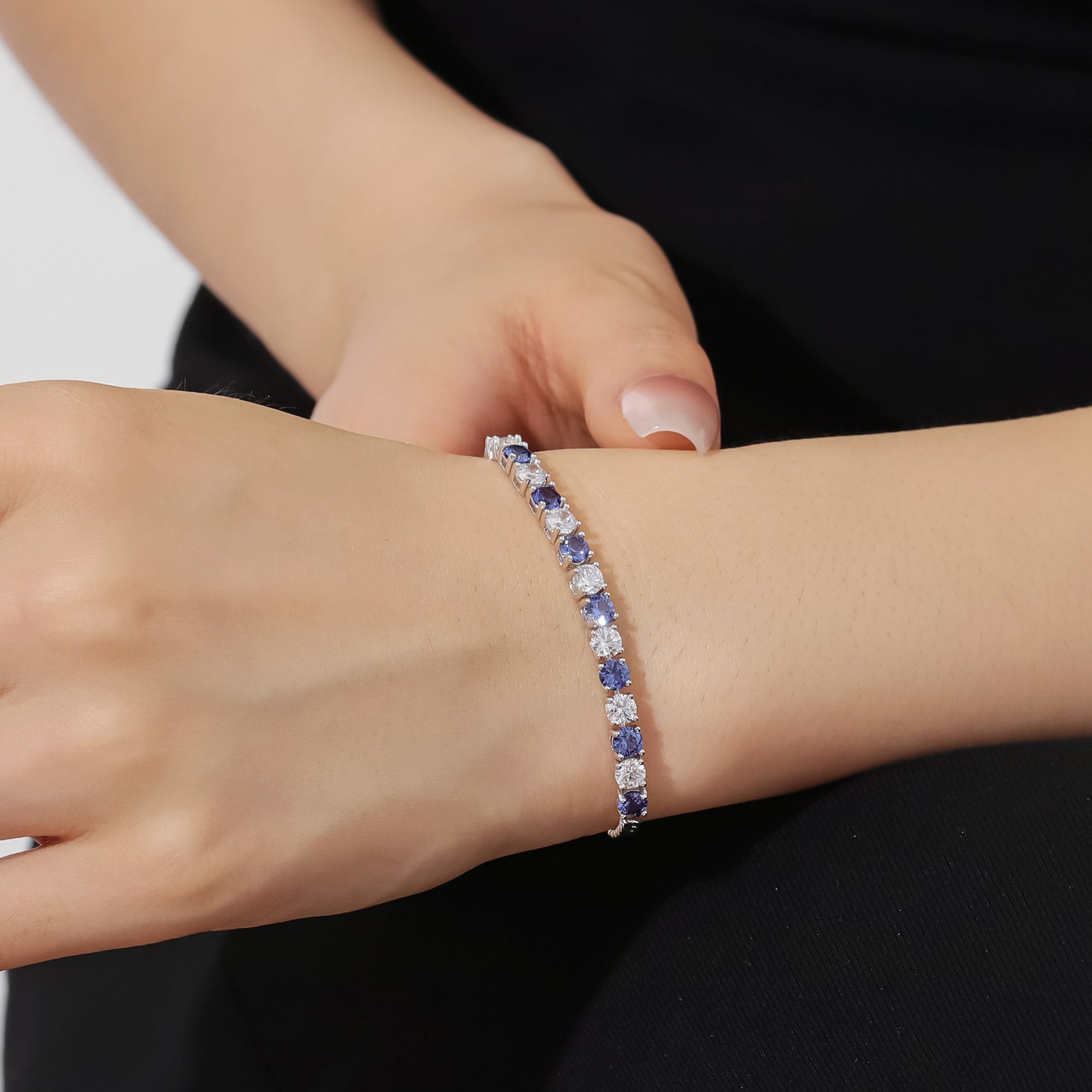 High-end Elegant Cultivated Sapphire Moissanite Bracelet for Women s925Sterling Silver Inlaid Sapphire Bracelet Spring Summer