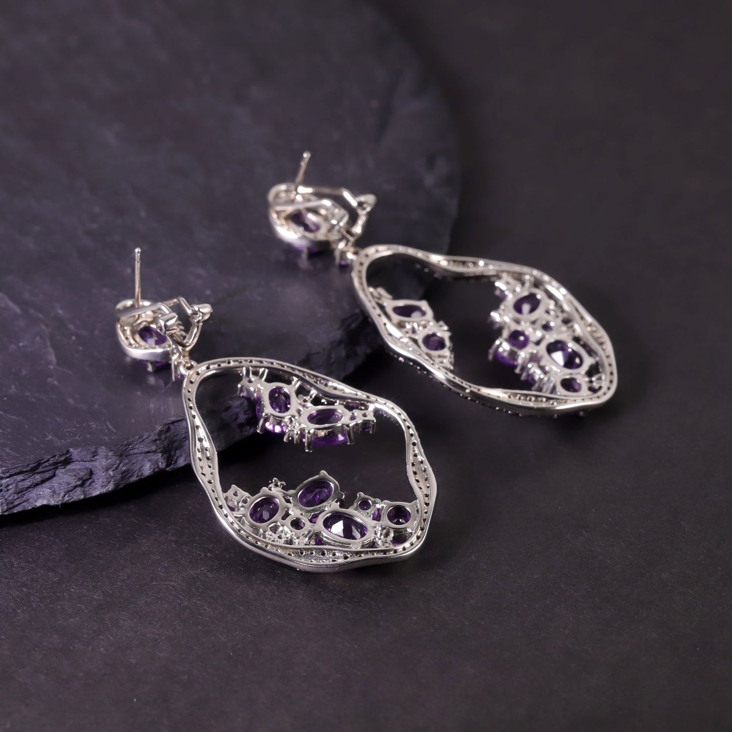 Vintage Old Money Style Gemstone Earrings s925Sterling Silver Inlaid Natural Garnet Earrings Luxurious Crystal Earrings for Women