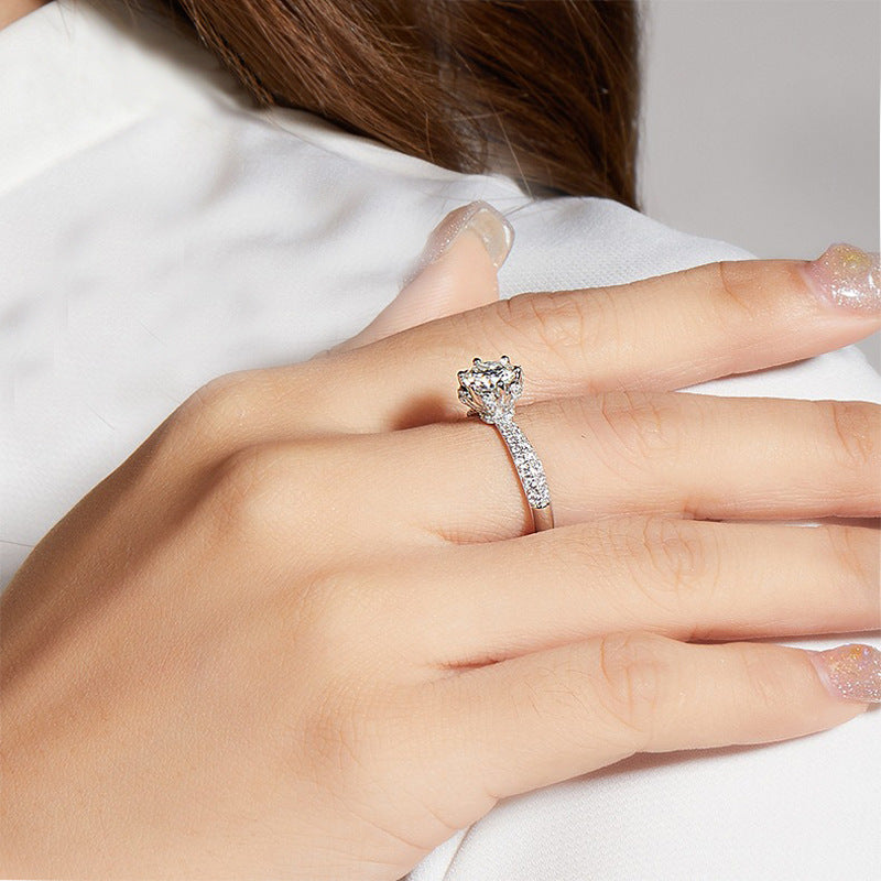 New Straight Arm Luxurious Inlaid Flower God Moissanite Ring for Women Fashion s925Silver Six Claw Inlay1Carat Moissanite Ring